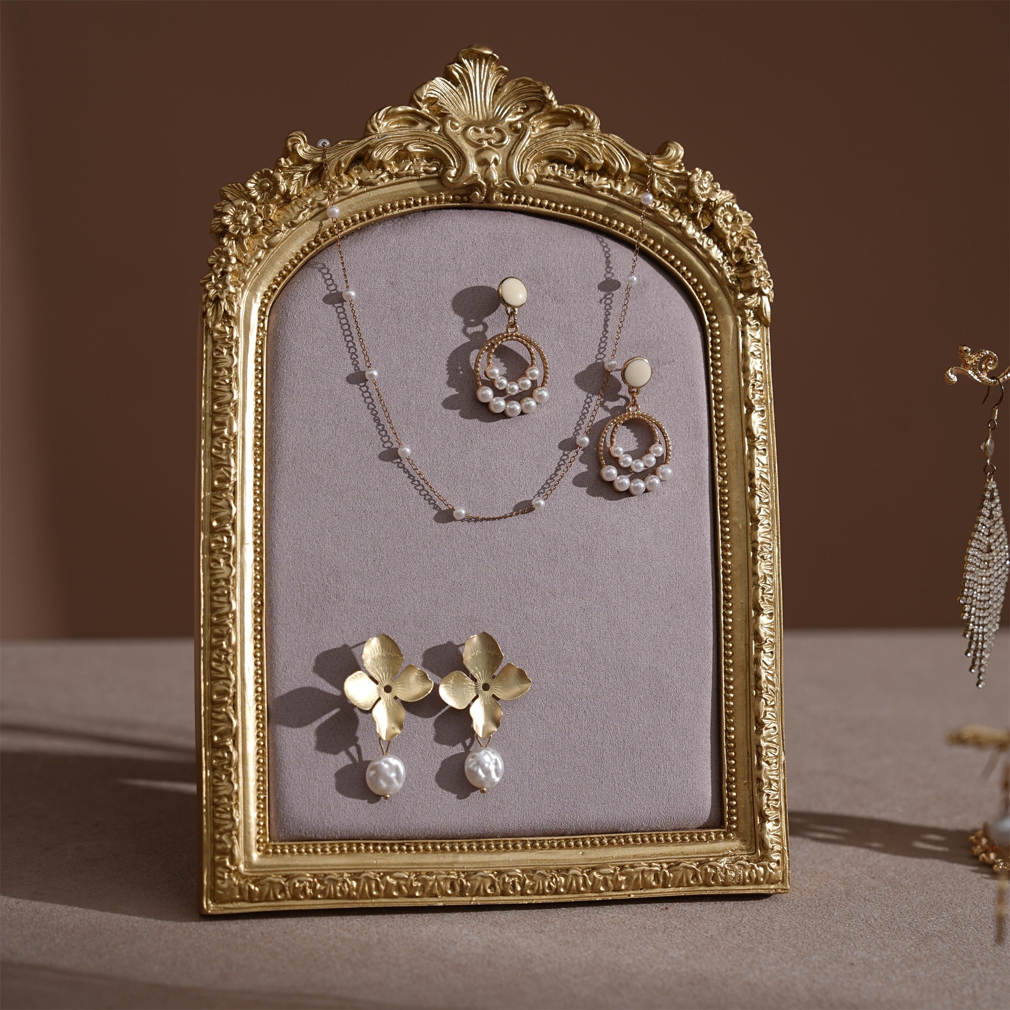 8-Piece Rococo Jewelry Display Set