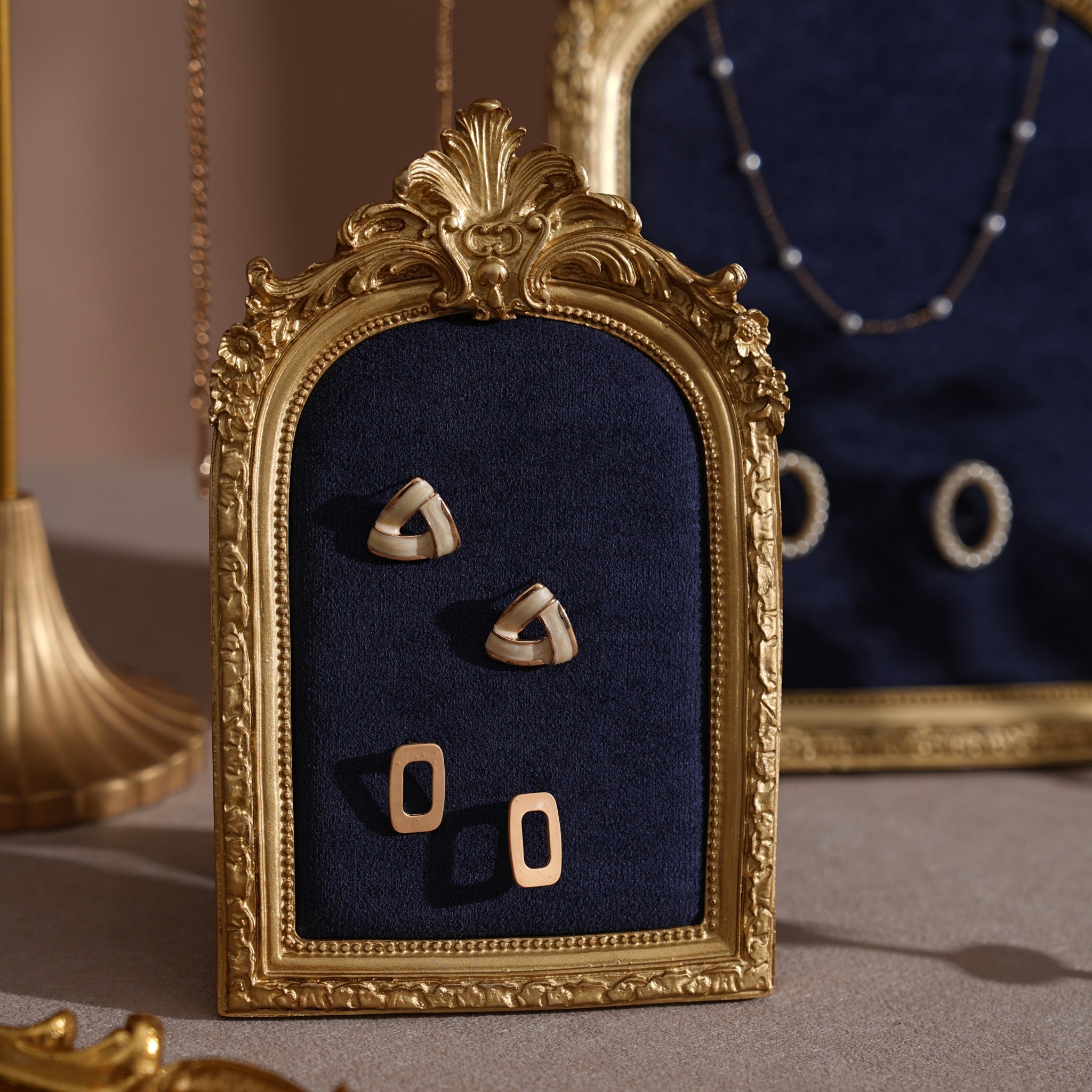 8-Piece Rococo Jewelry Display Set