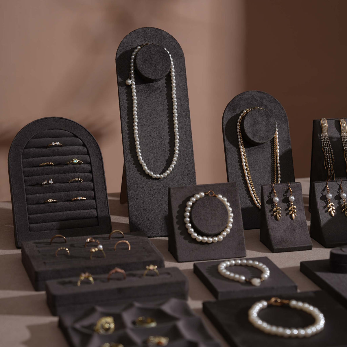Vignette Jewelry Display Set — Dark Gray 24 Pieces