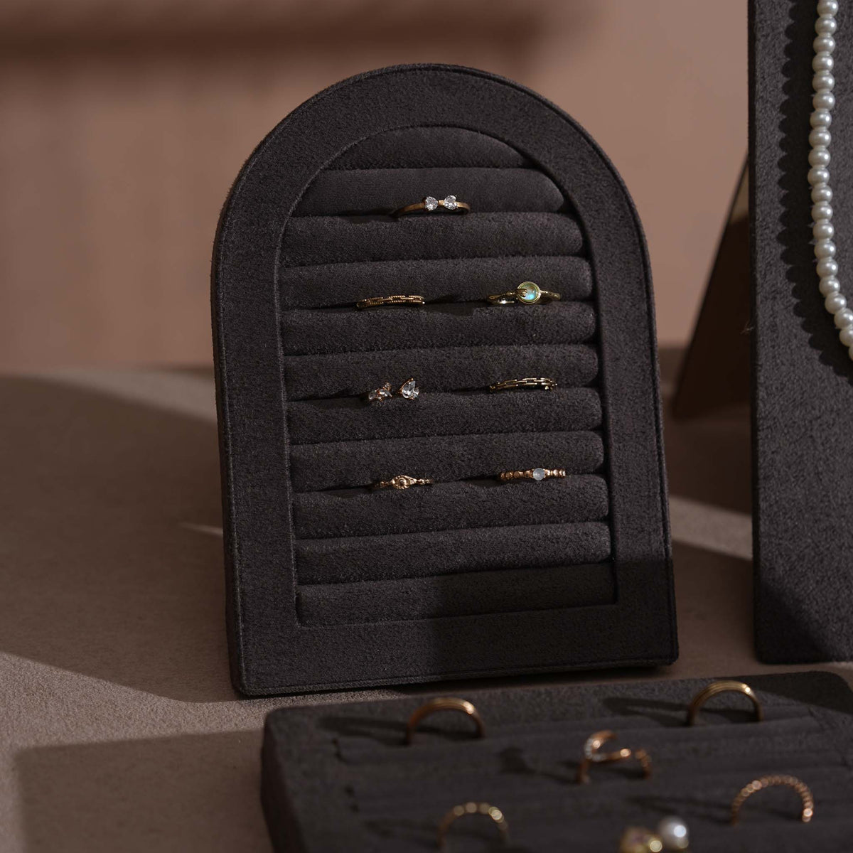 Vignette Jewelry Display Set — Dark Gray 24 Pieces