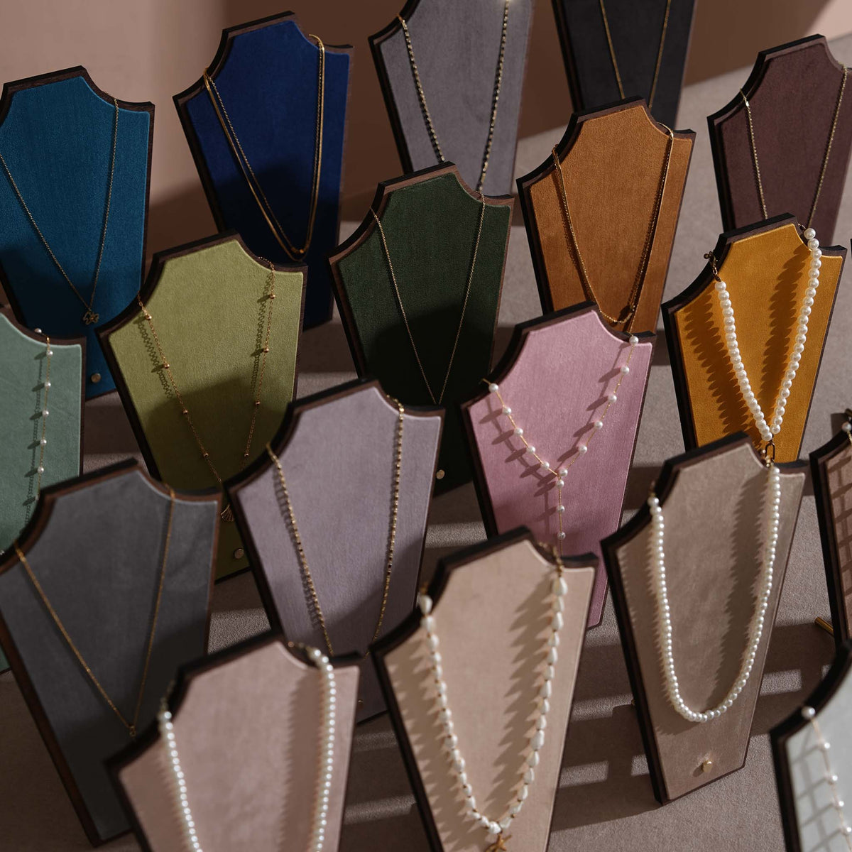 Silhouette Necklace Display Stand — 22 Colors