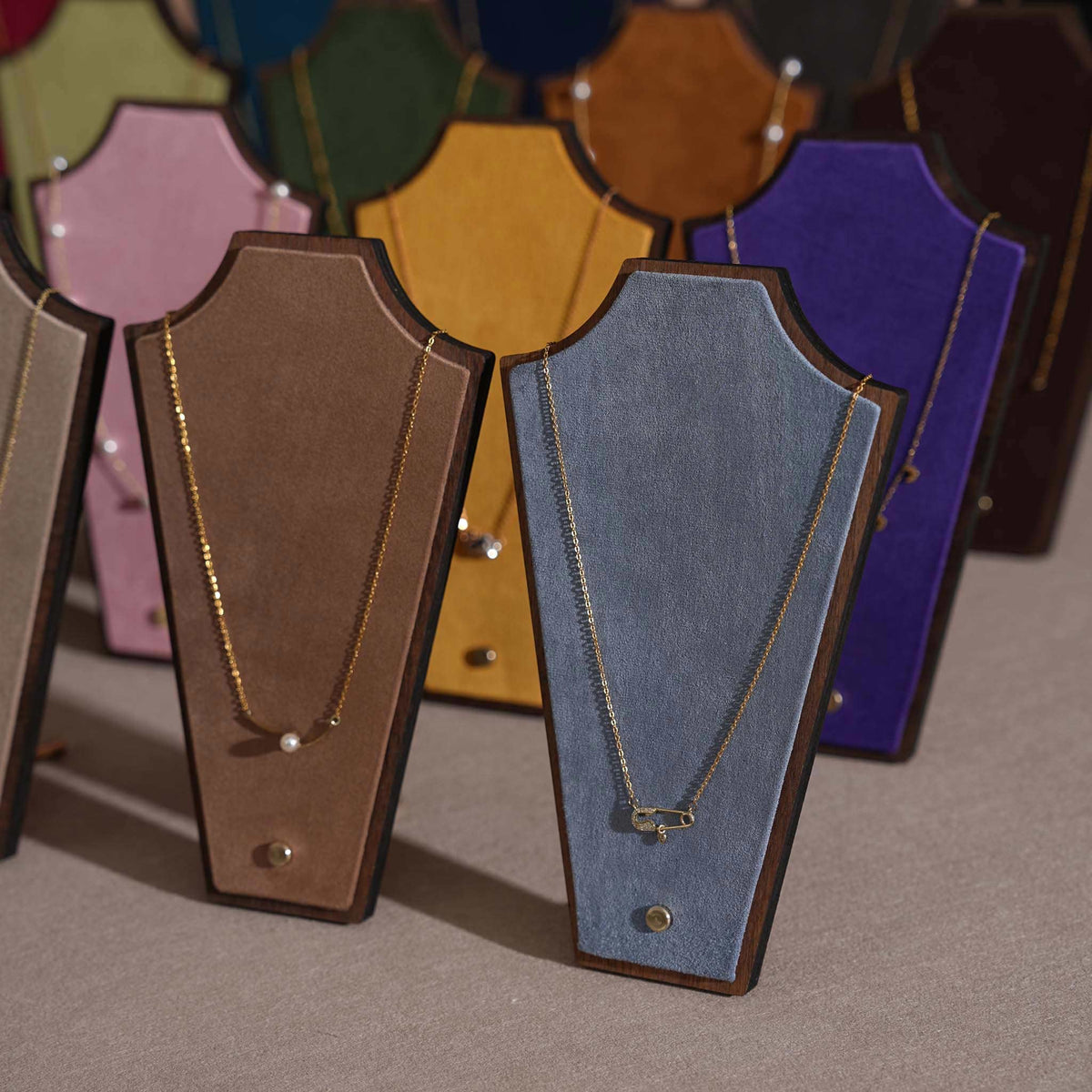 Silhouette Necklace Display Stand — 22 Colors