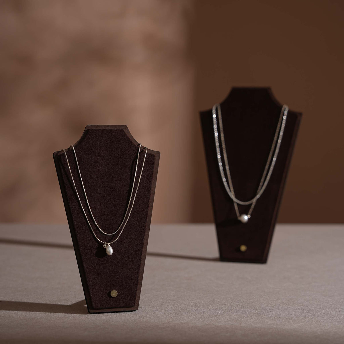 Silhouette Necklace Display Stand — 22 Colors
