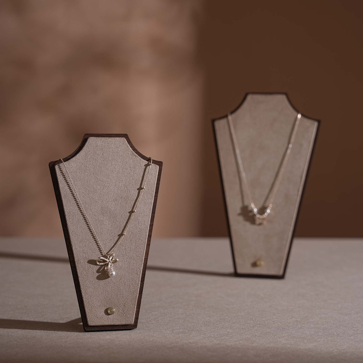 Silhouette Necklace Display Stand — 22 Colors