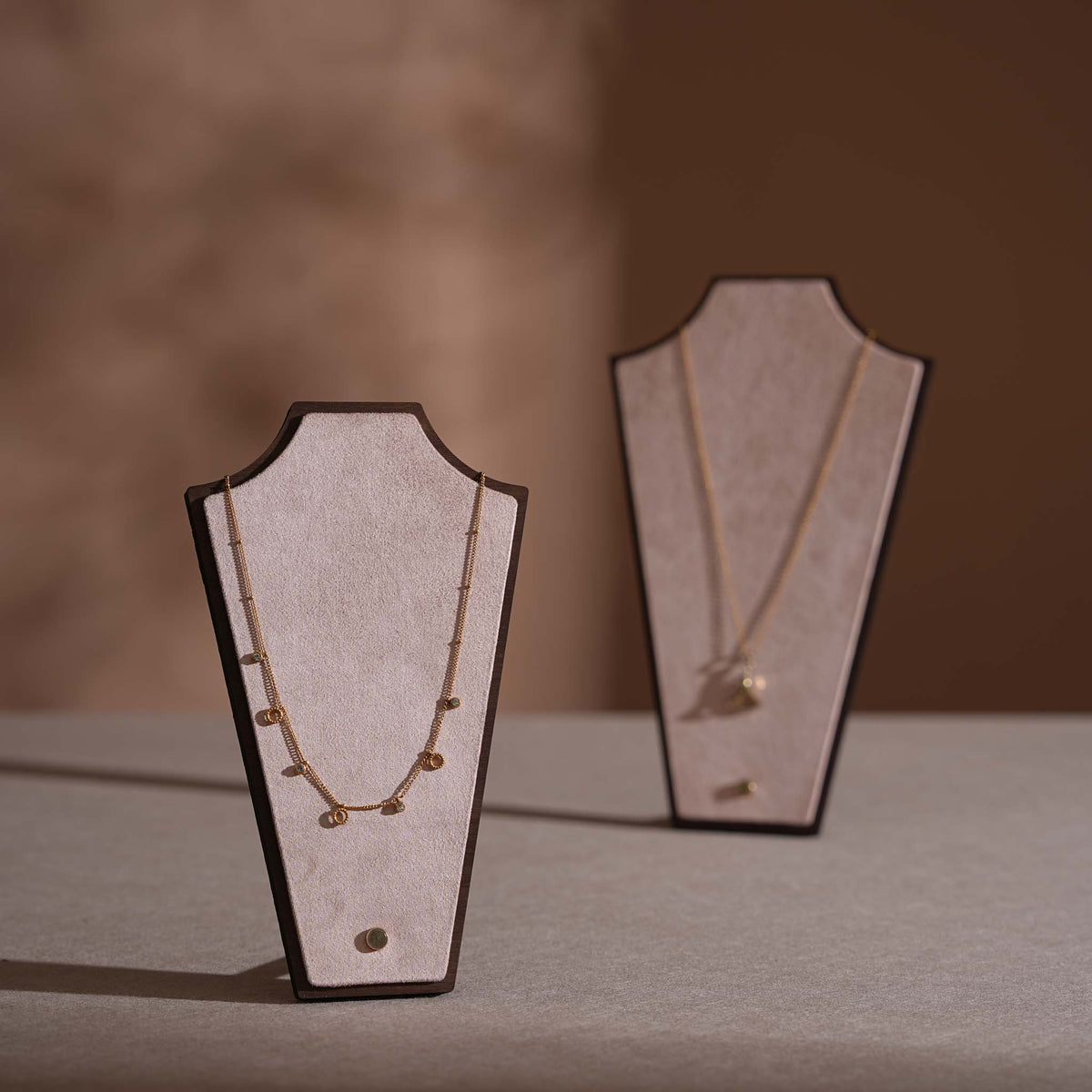 Silhouette Necklace Display Stand — 22 Colors