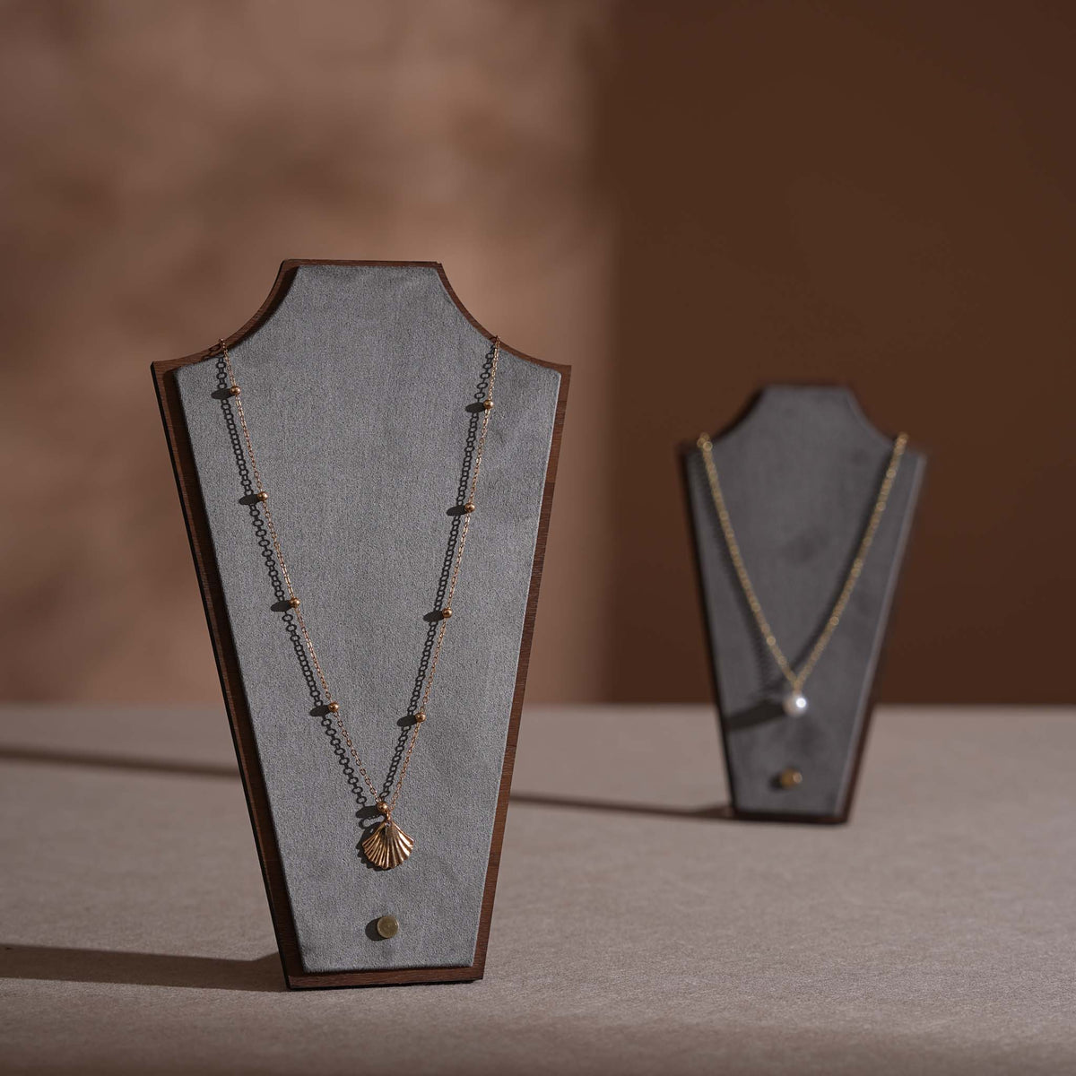 Silhouette Necklace Display Stand — 22 Colors