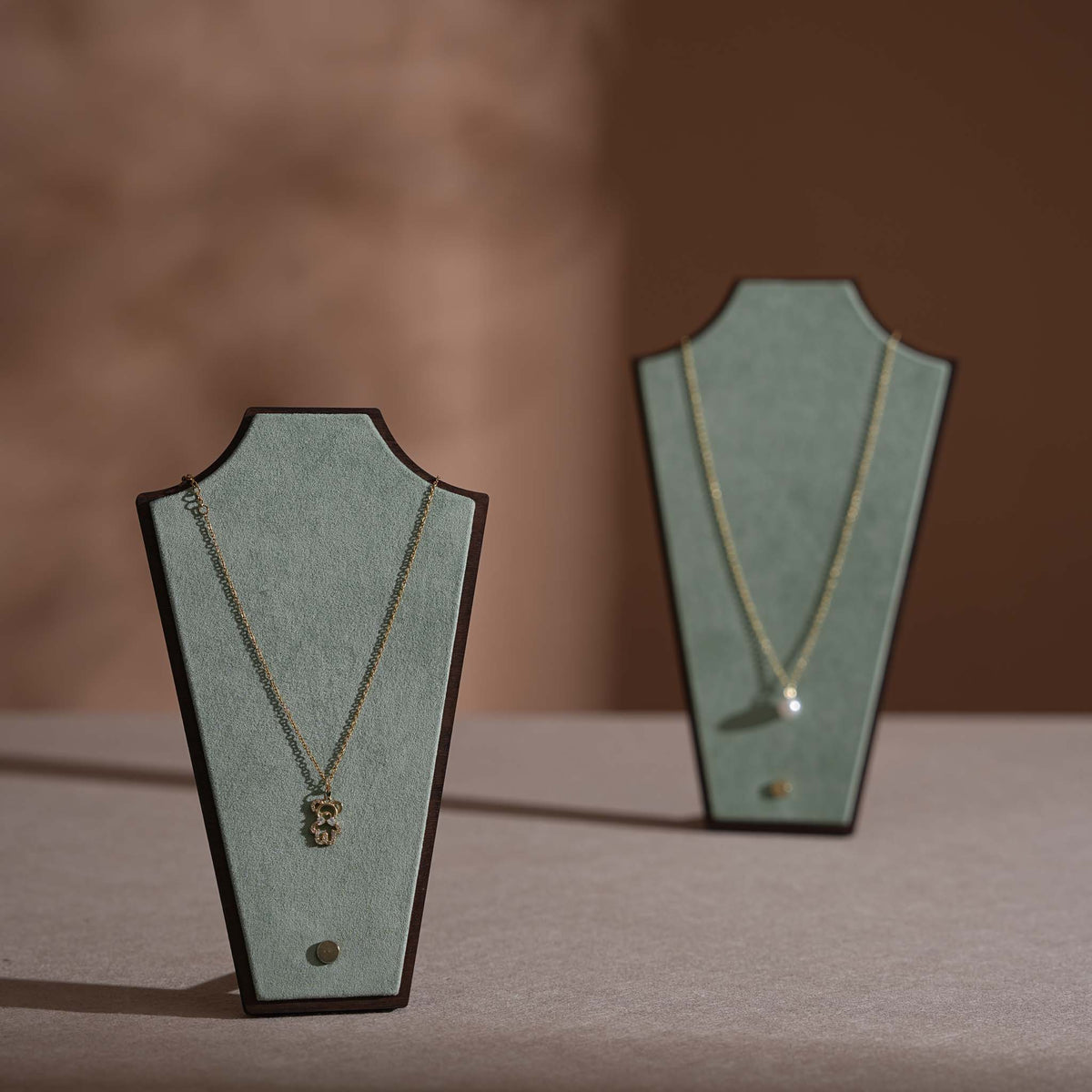 Silhouette Necklace Display Stand — 22 Colors
