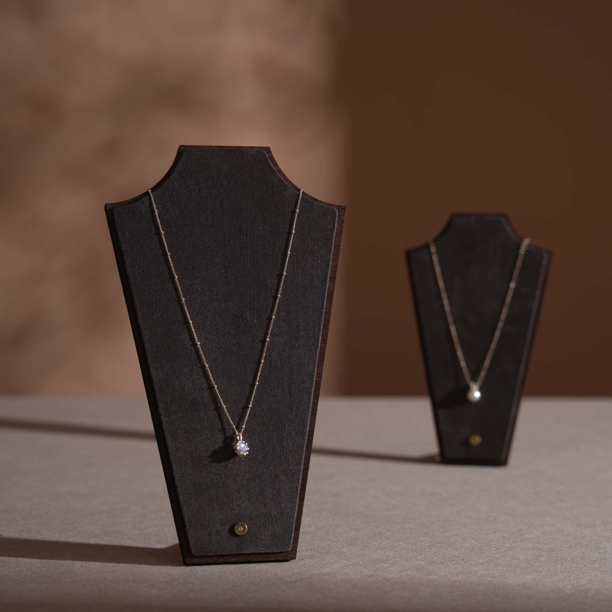 Silhouette Necklace Display Stand — 22 Colors