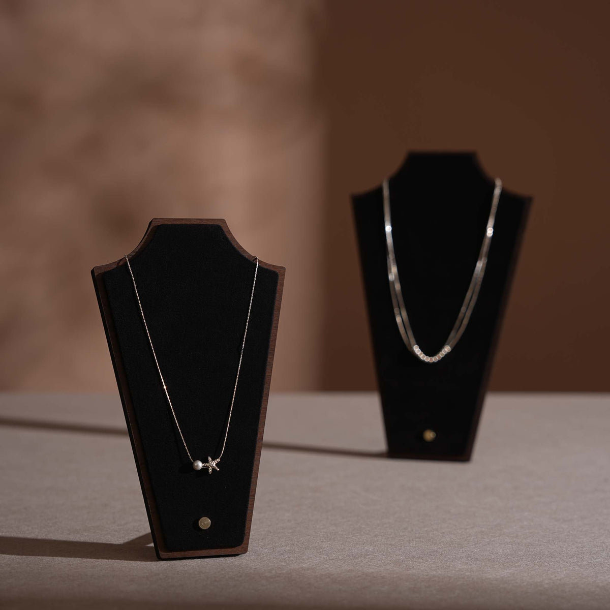 Silhouette Necklace Display Stand — 22 Colors