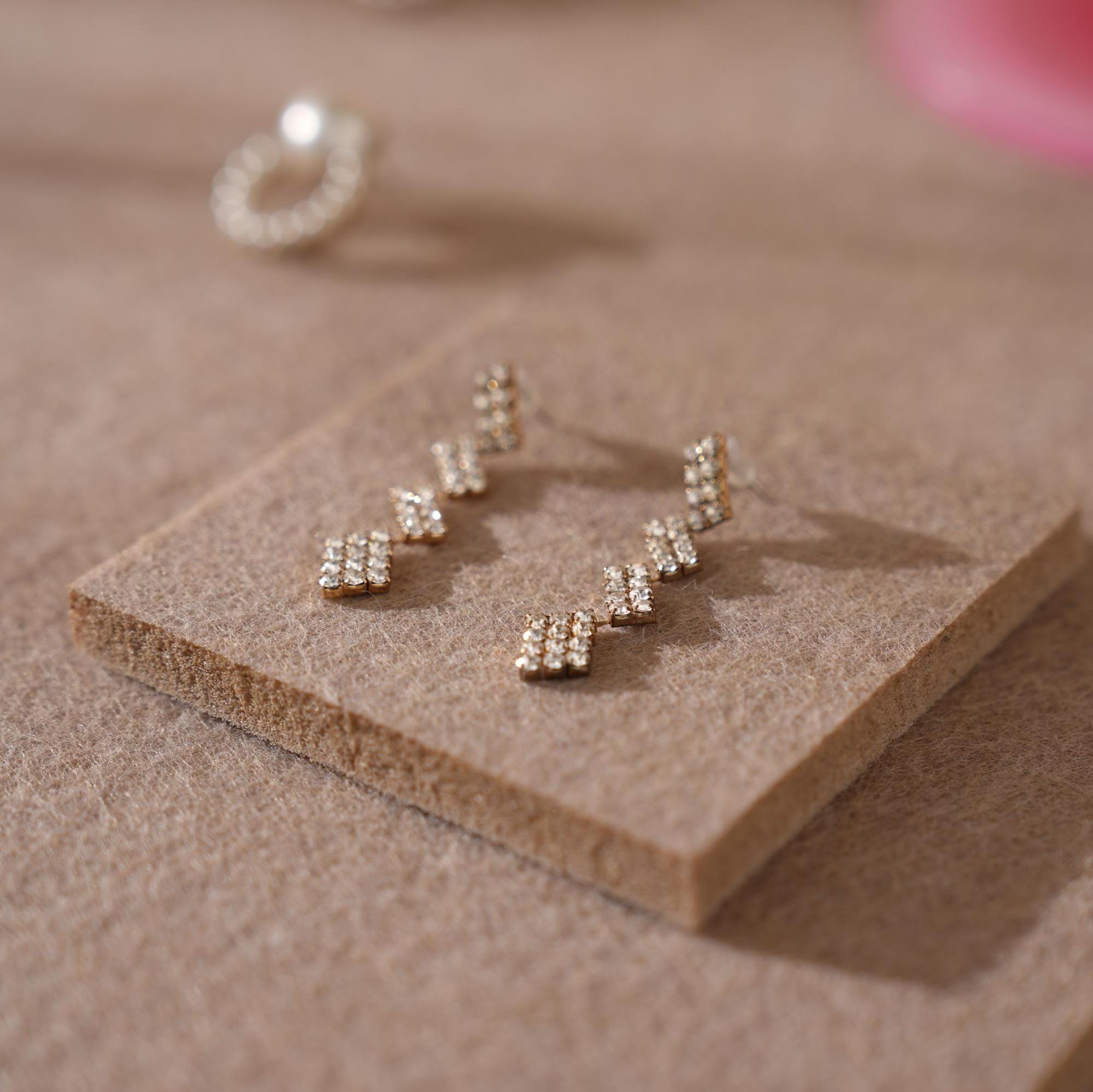 Beige Felt Jewelry Display Set