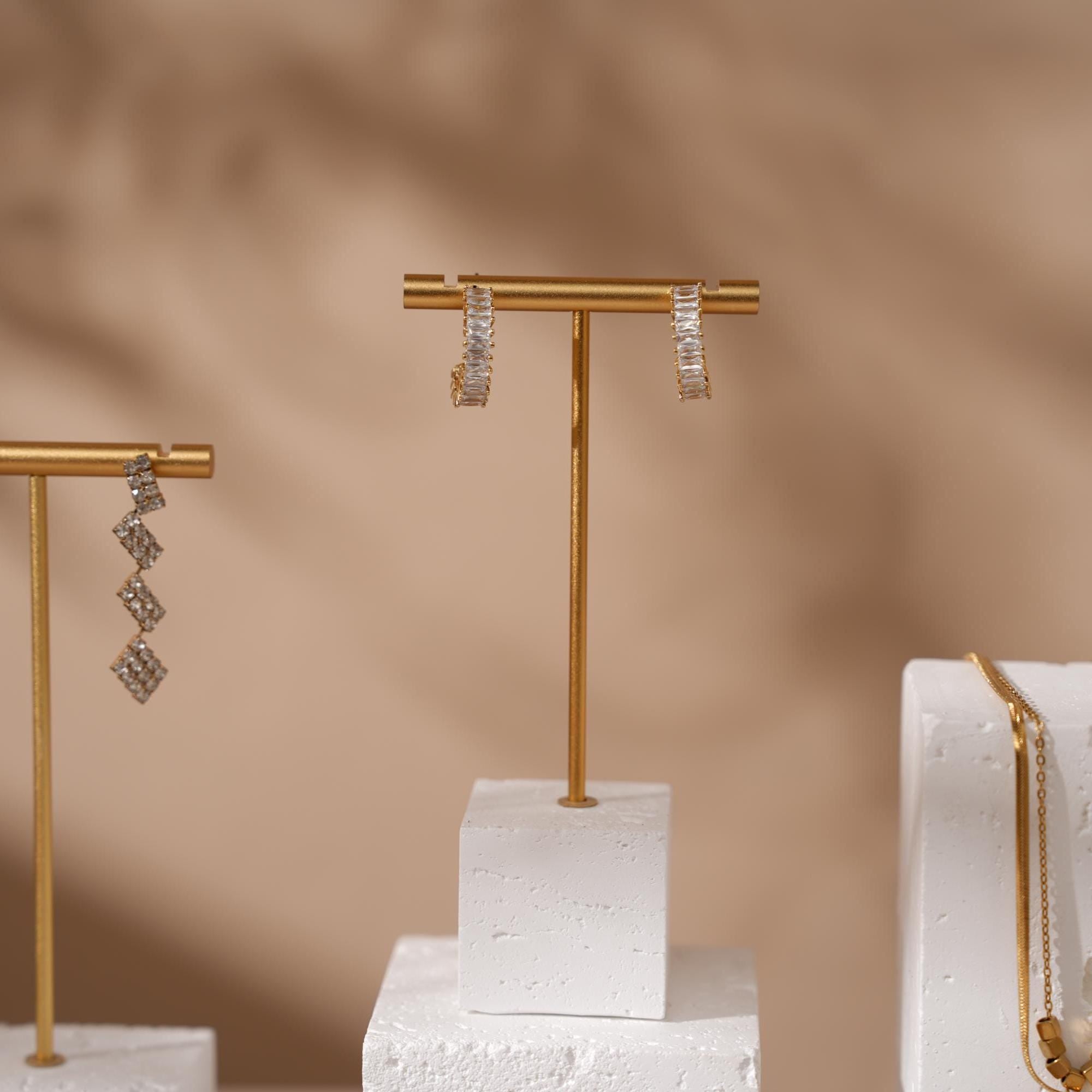 Elegant Gypsum Jewelry Display