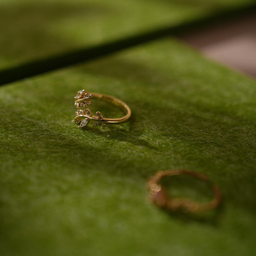 Green Felt Jewelry Display Set: Ring, Necklace, Earring Organizer
