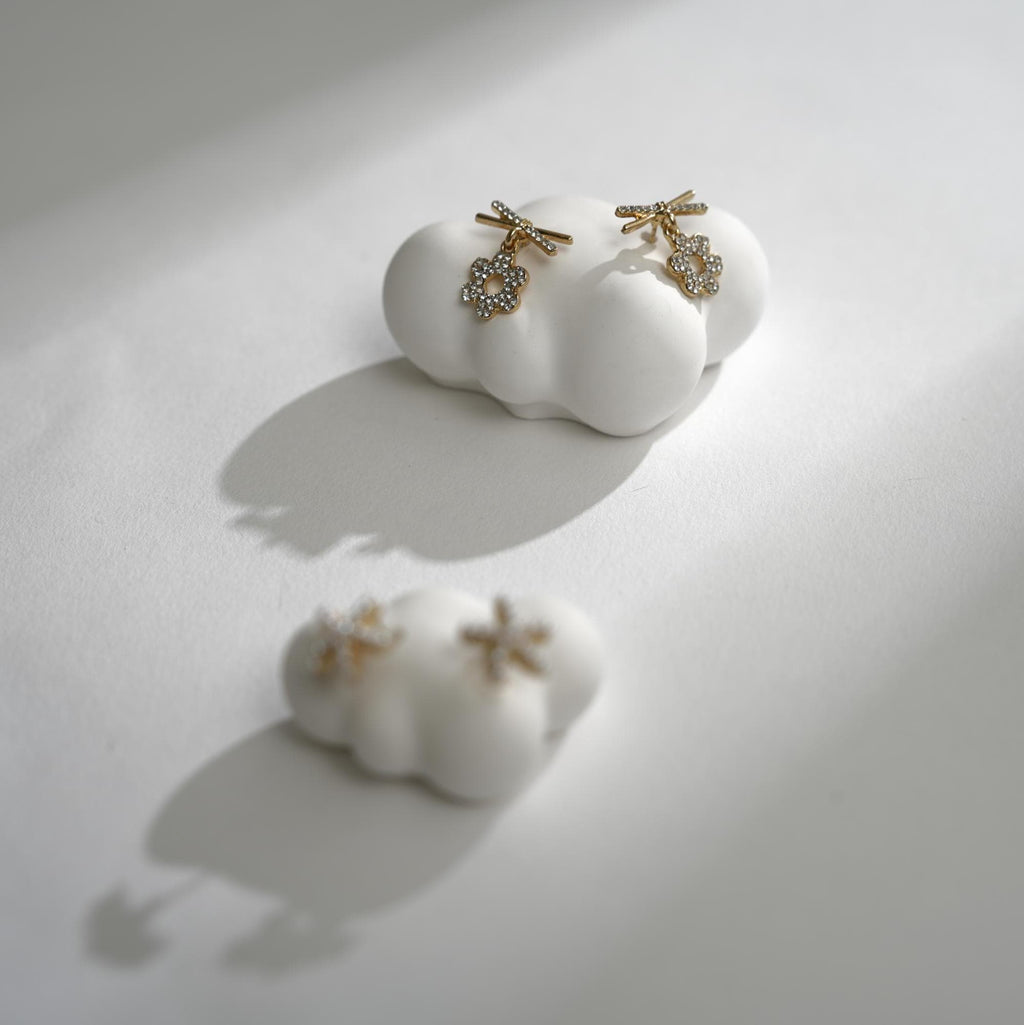Gypsum Cloud Earring Display Holder: Stud Stand Dish