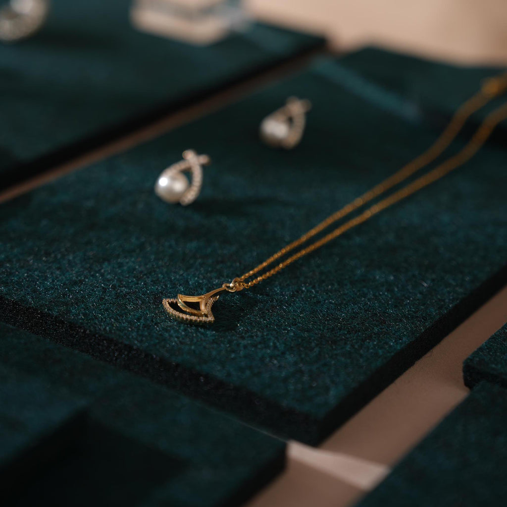 Green Felt Jewelry Display Set