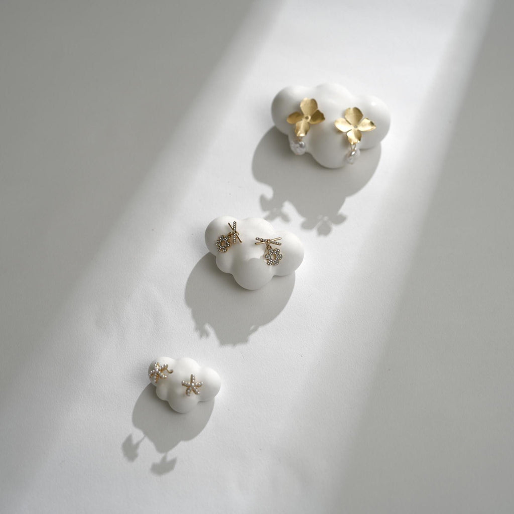 Gypsum Cloud Earring Display Holder: Stud Stand Dish