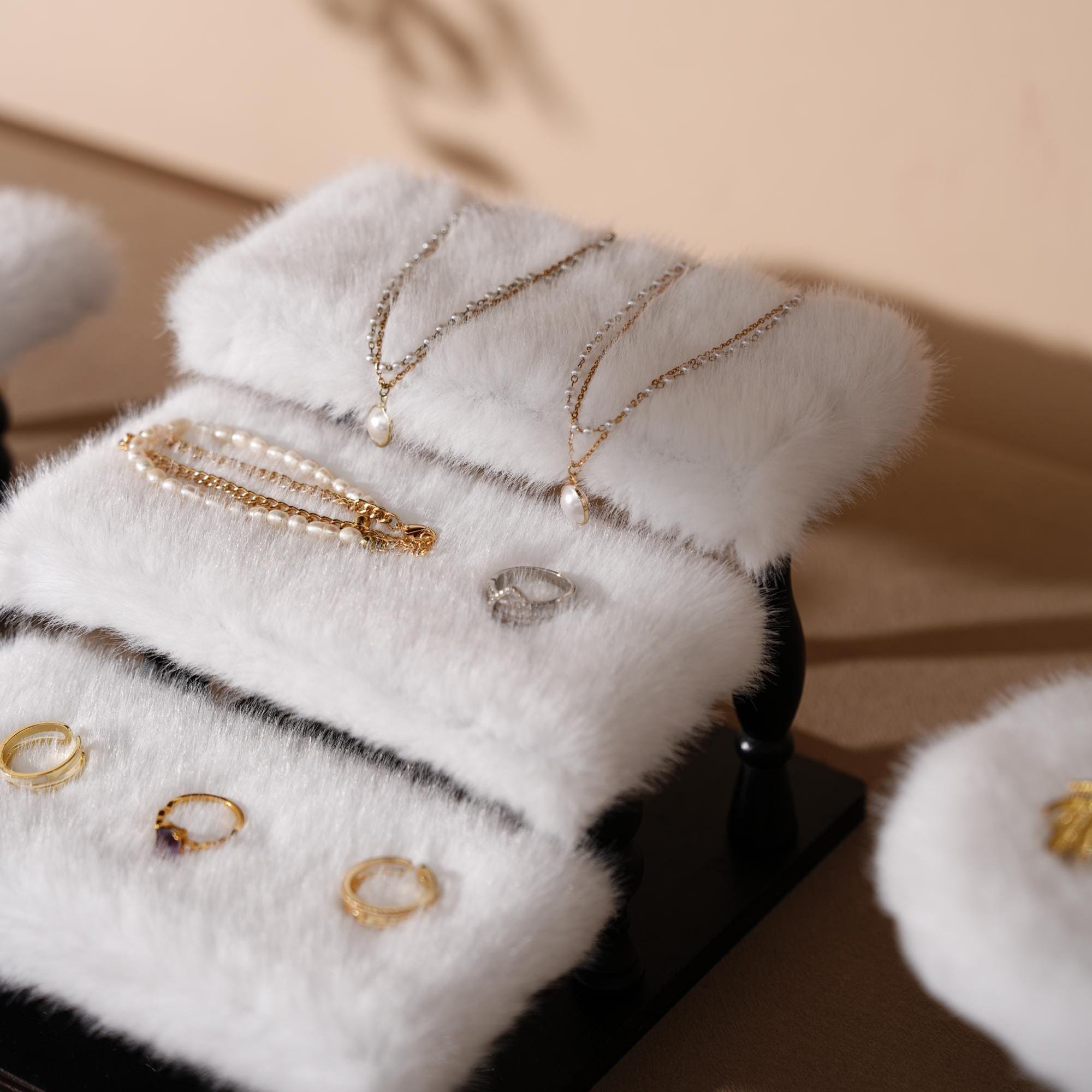 Faux Fur Jewelry Display Set: Boutique Showcase Organizer