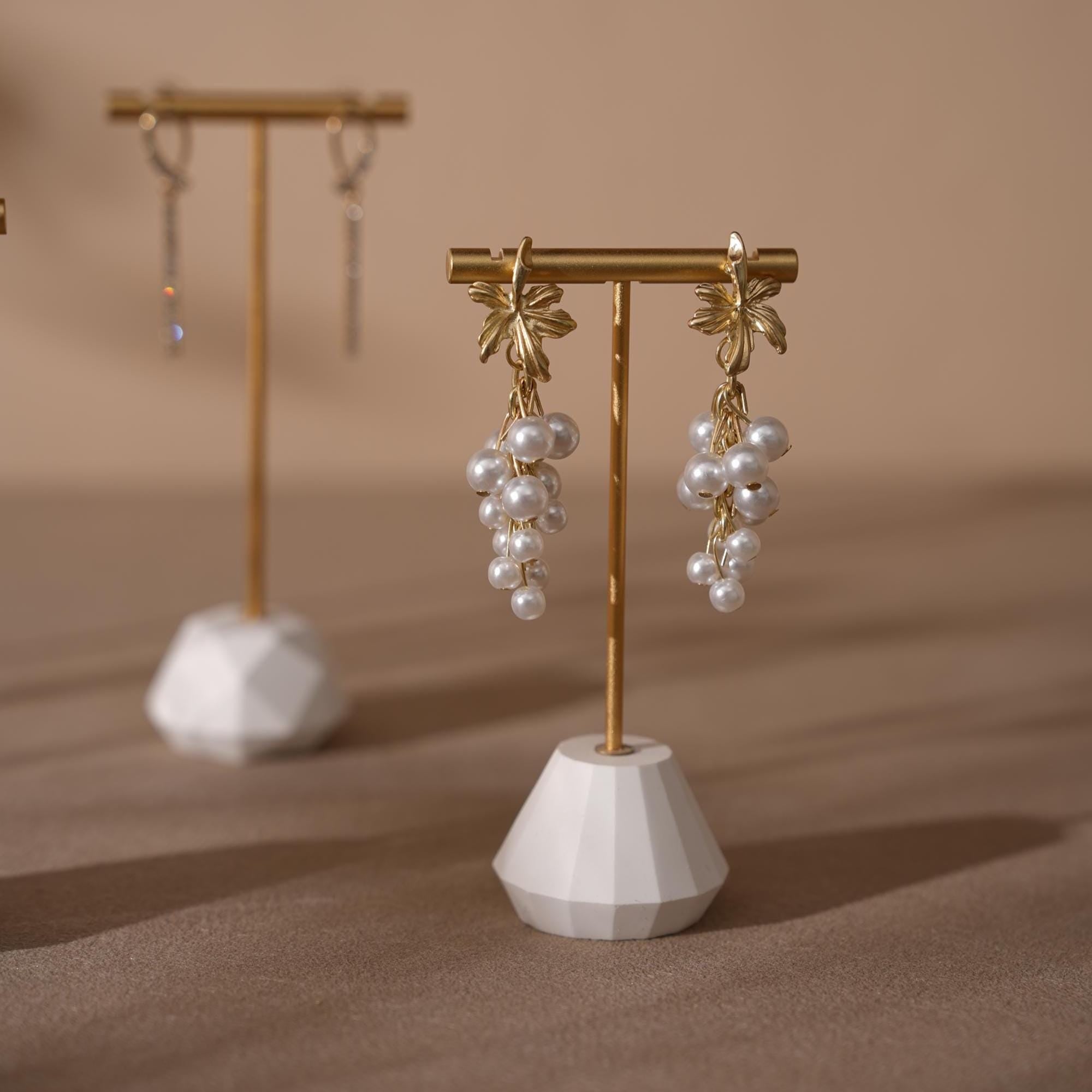 Gold T-Bar Earring Holder