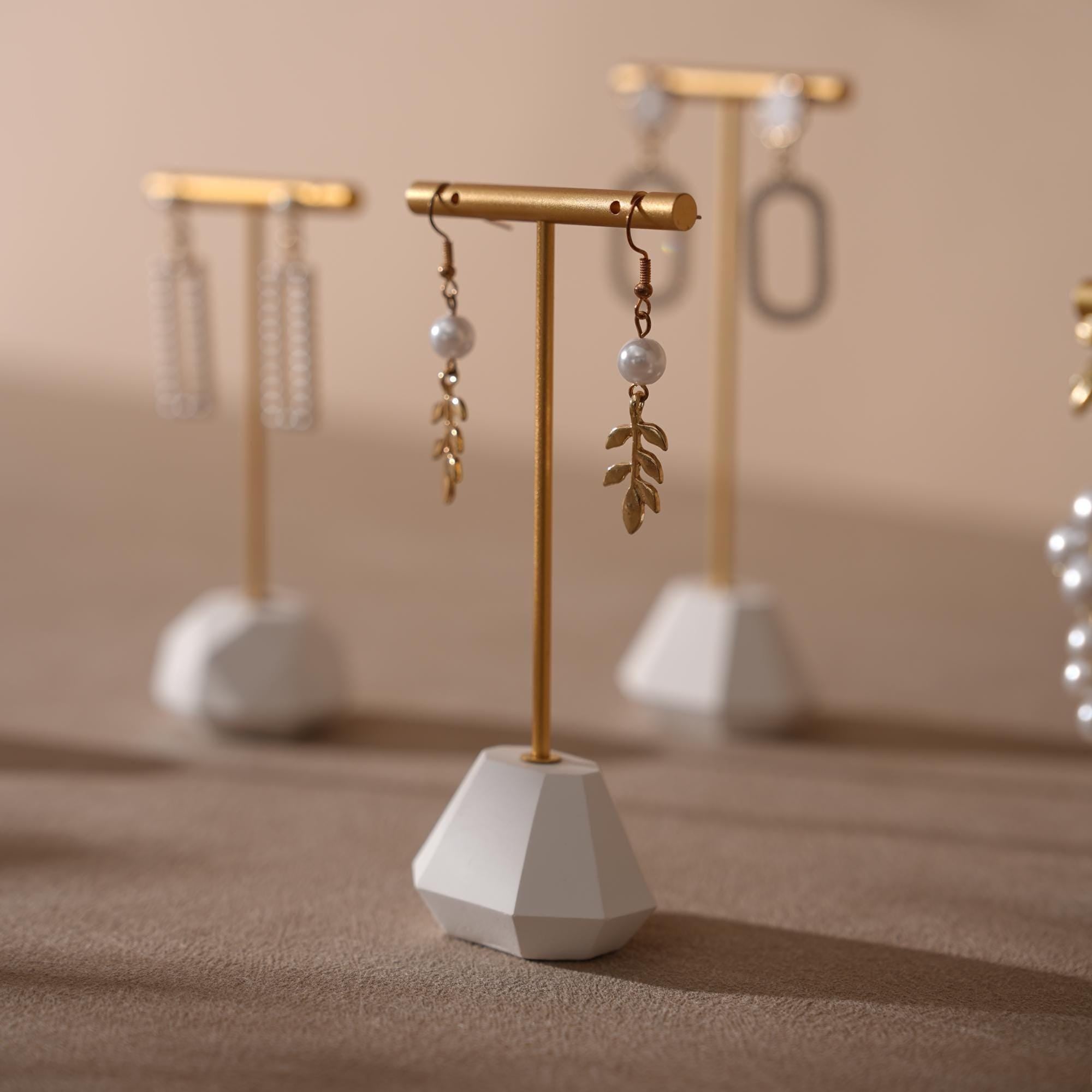 Gold T-Bar Earring Holder