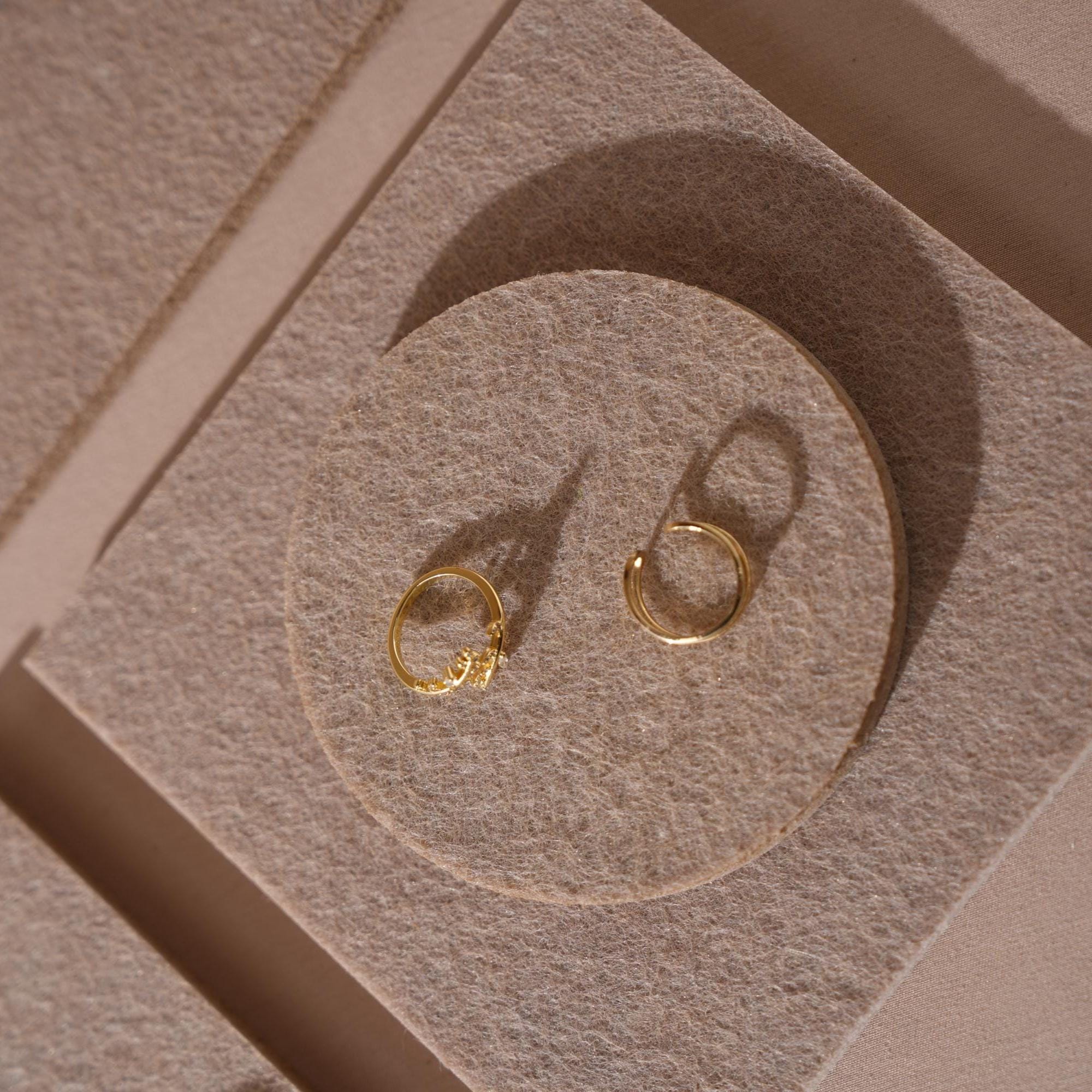 Beige Felt Jewelry Display Set