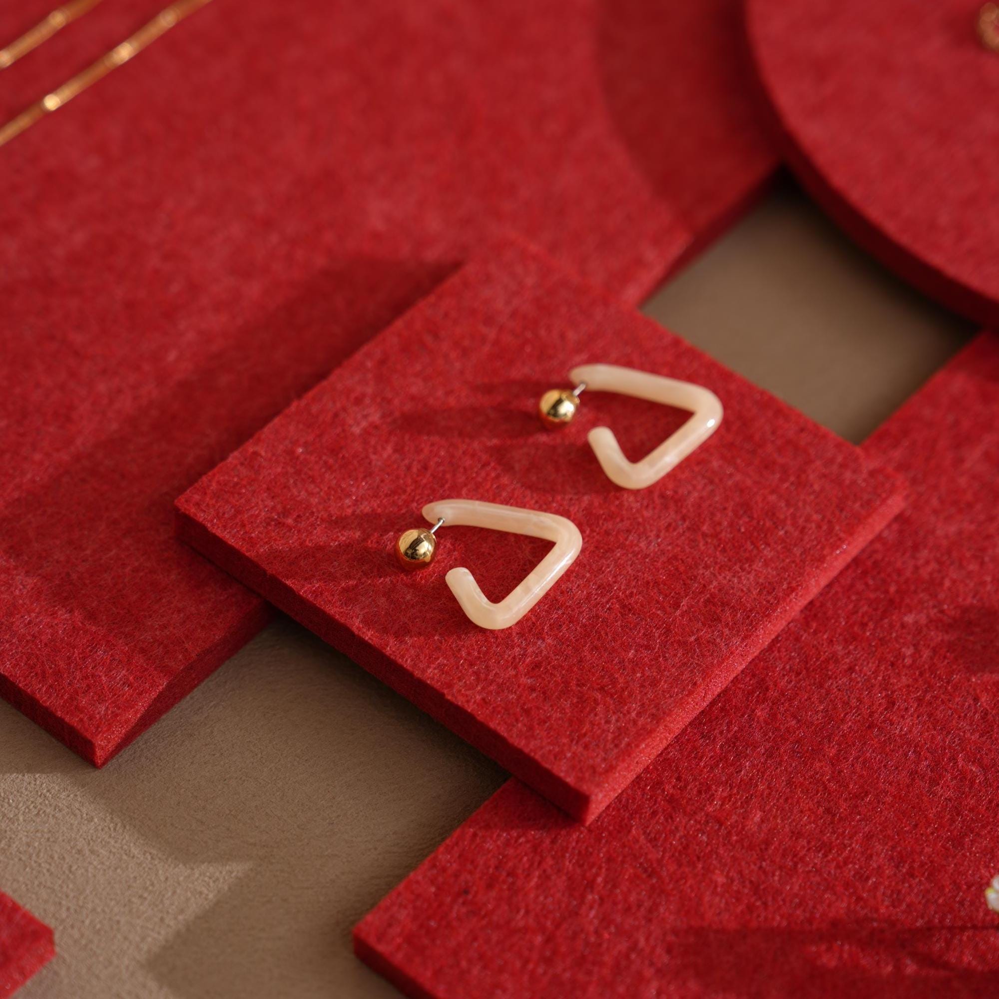 Red Felt Jewelry Display Set: Ring, Necklace, Earring Showcase