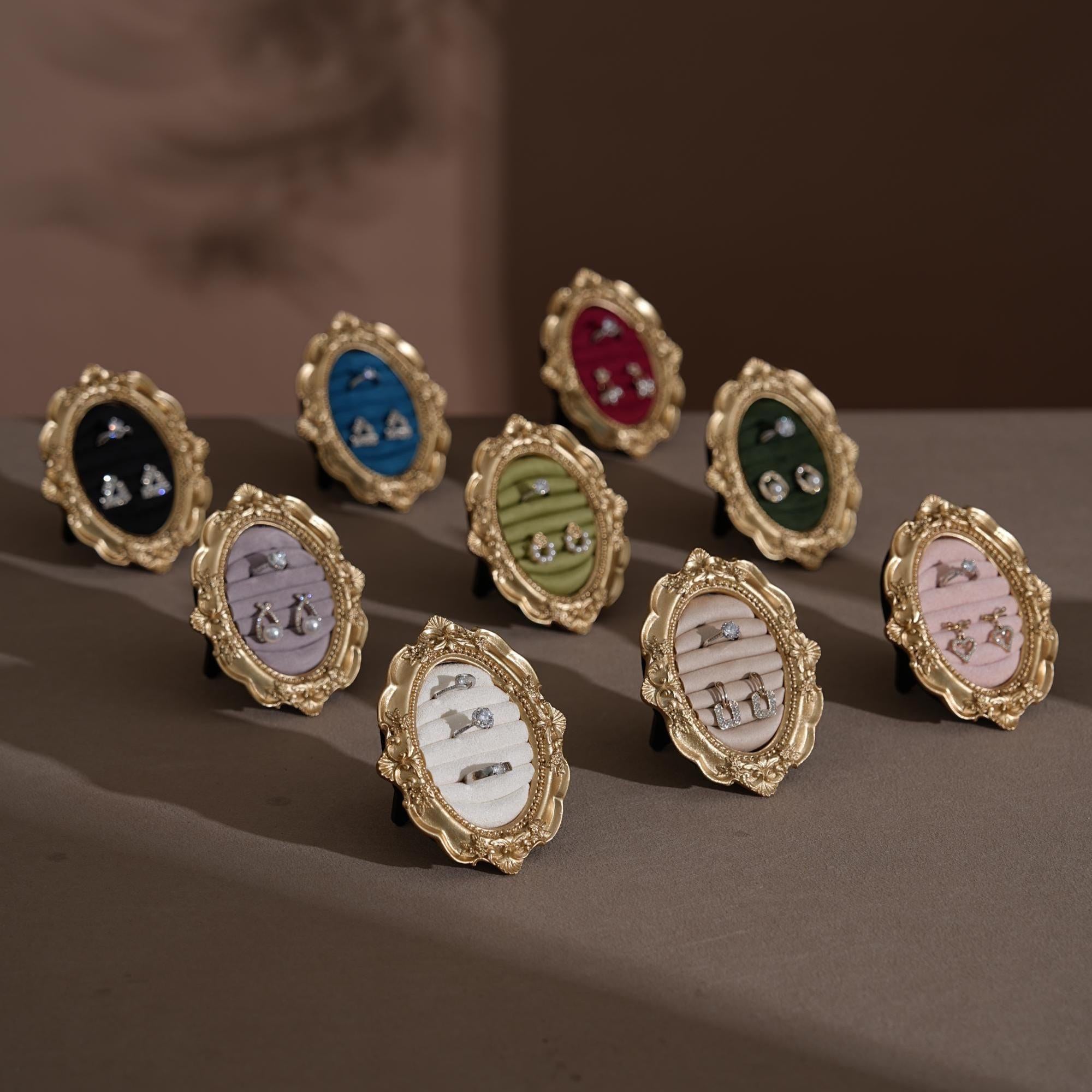 Rococo Artisan Ring Display