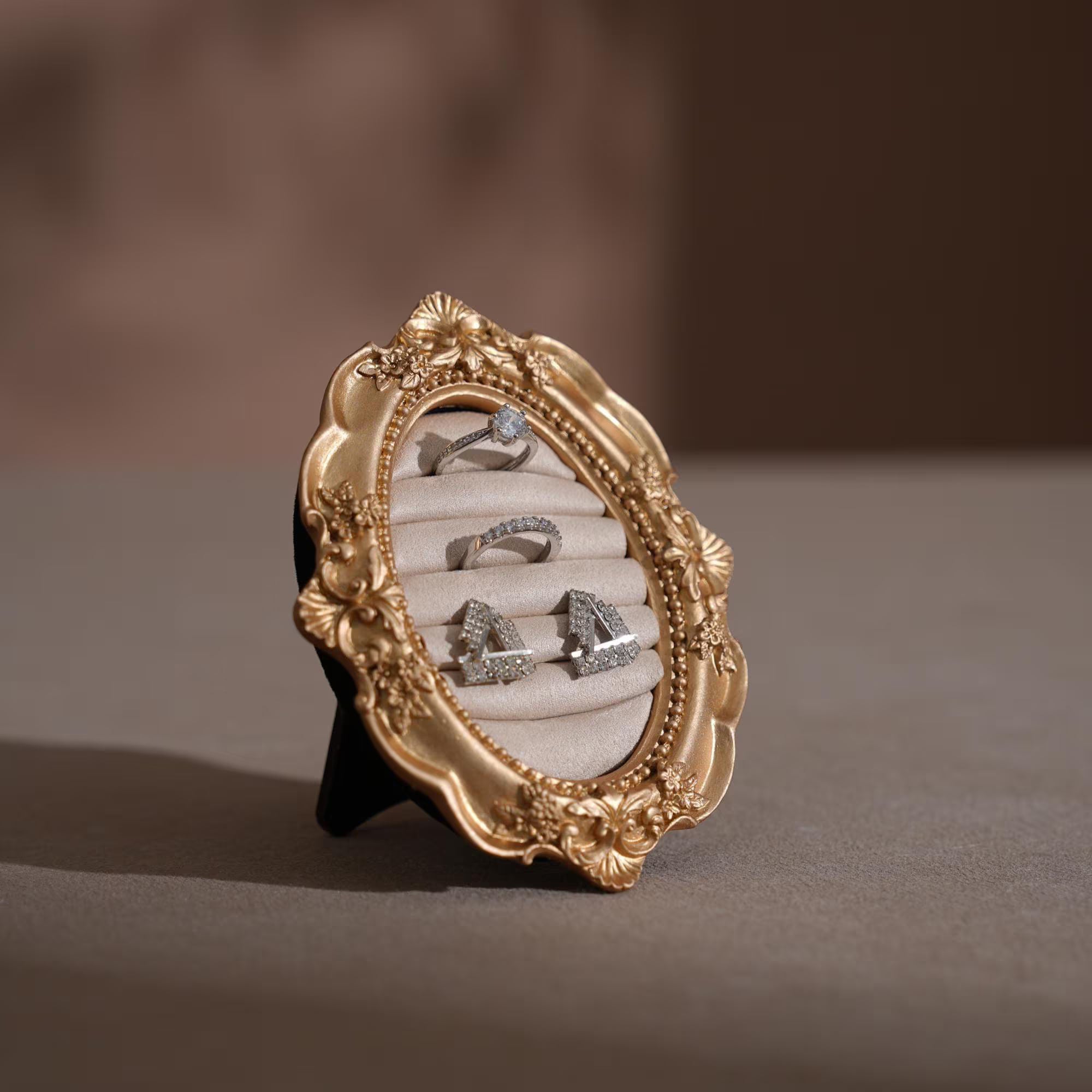 Rococo Artisan Ring Display