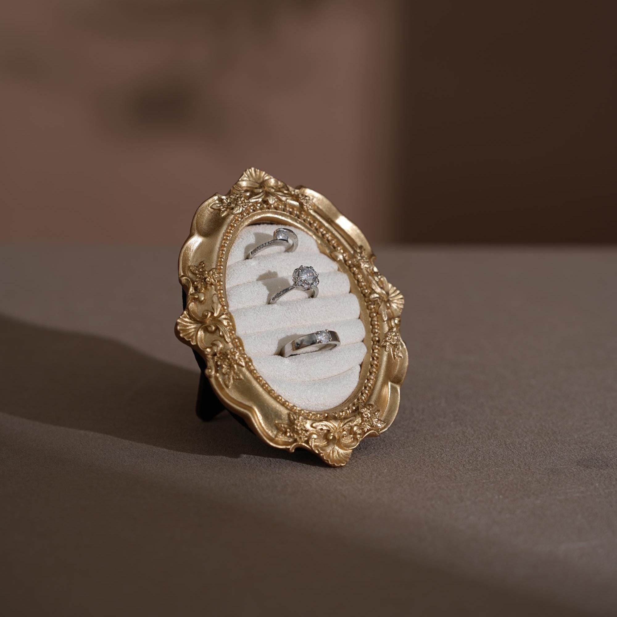 Rococo Artisan Ring Display