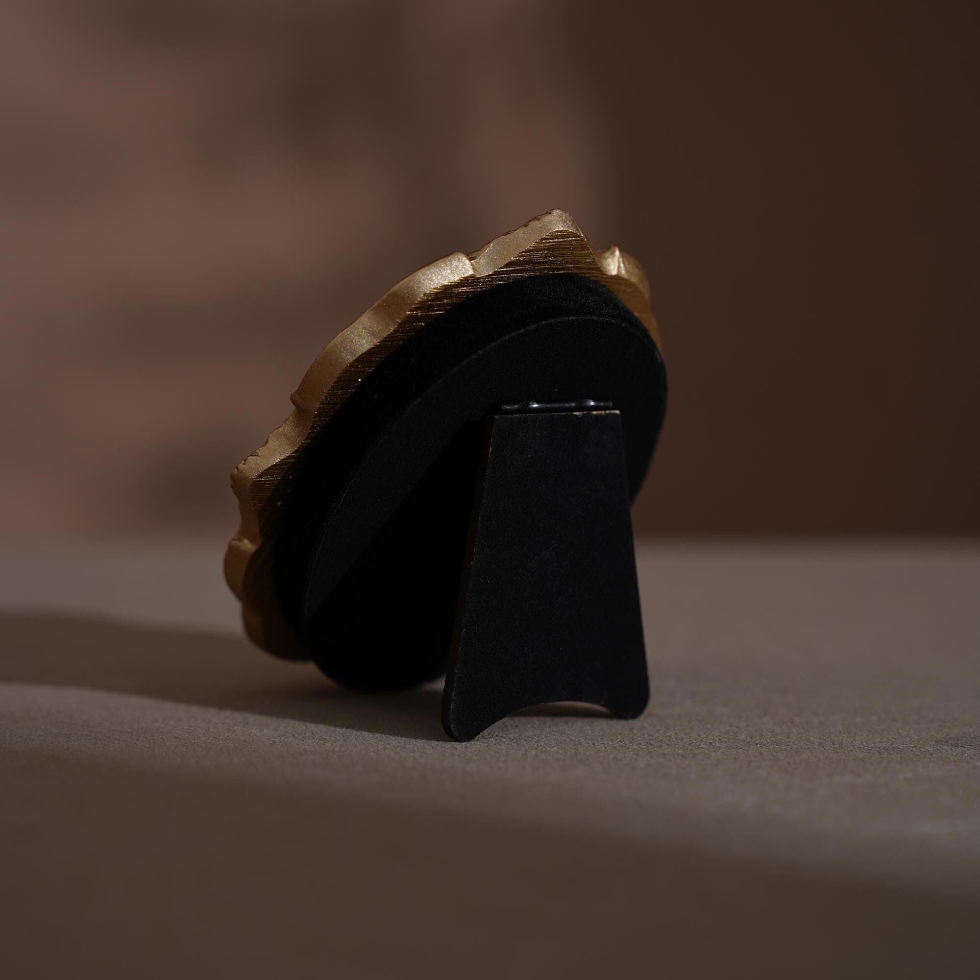 Rococo Artisan Ring Display