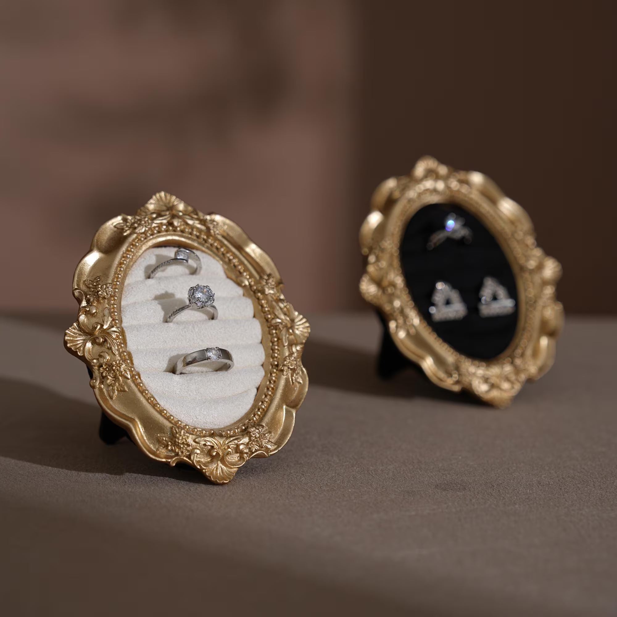 Rococo Artisan Ring Display