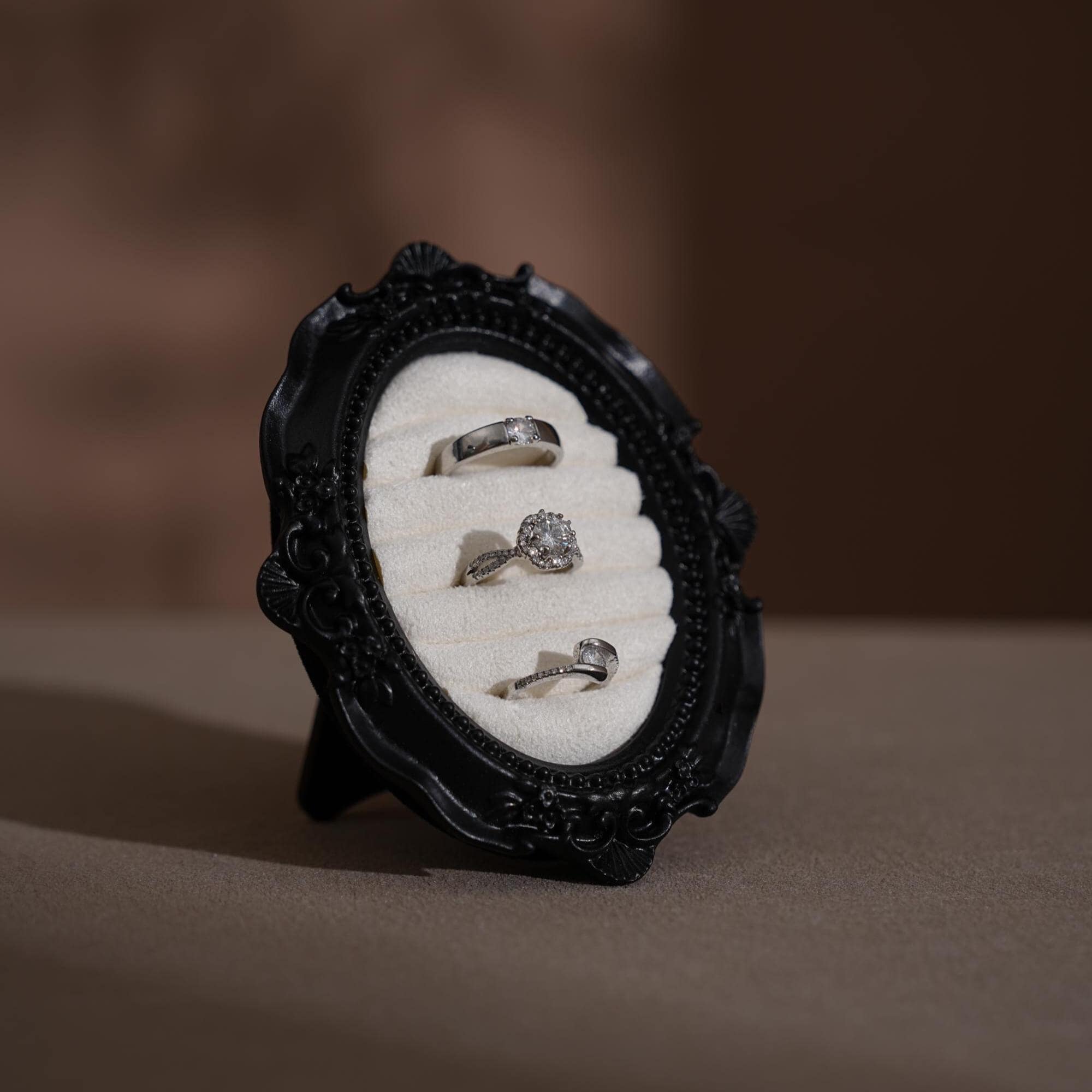 Rococo-Style Black Ring Stand