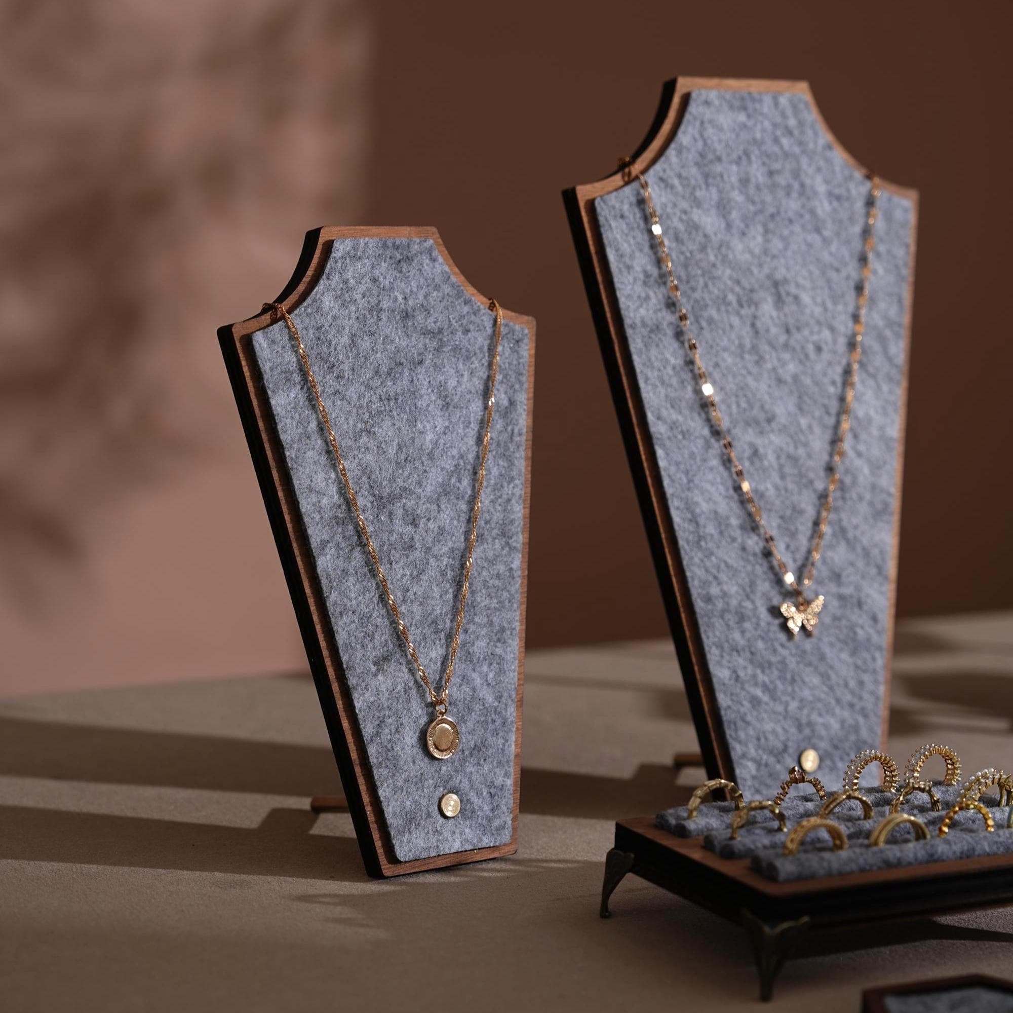Gray Felt Jewelry Display Set – Walnut Veneer Base for Rings and Bracelets