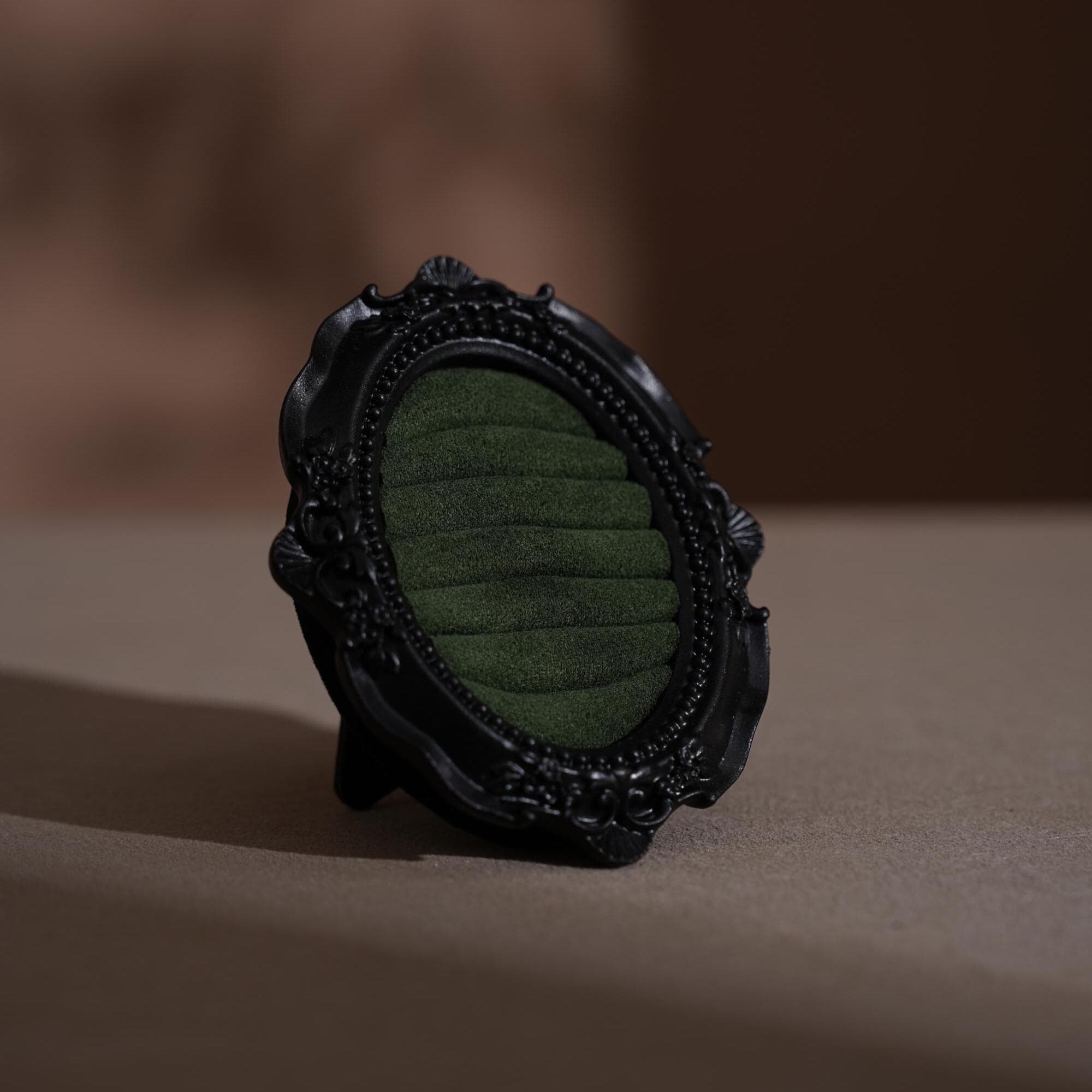 Rococo-Style Black Ring Stand