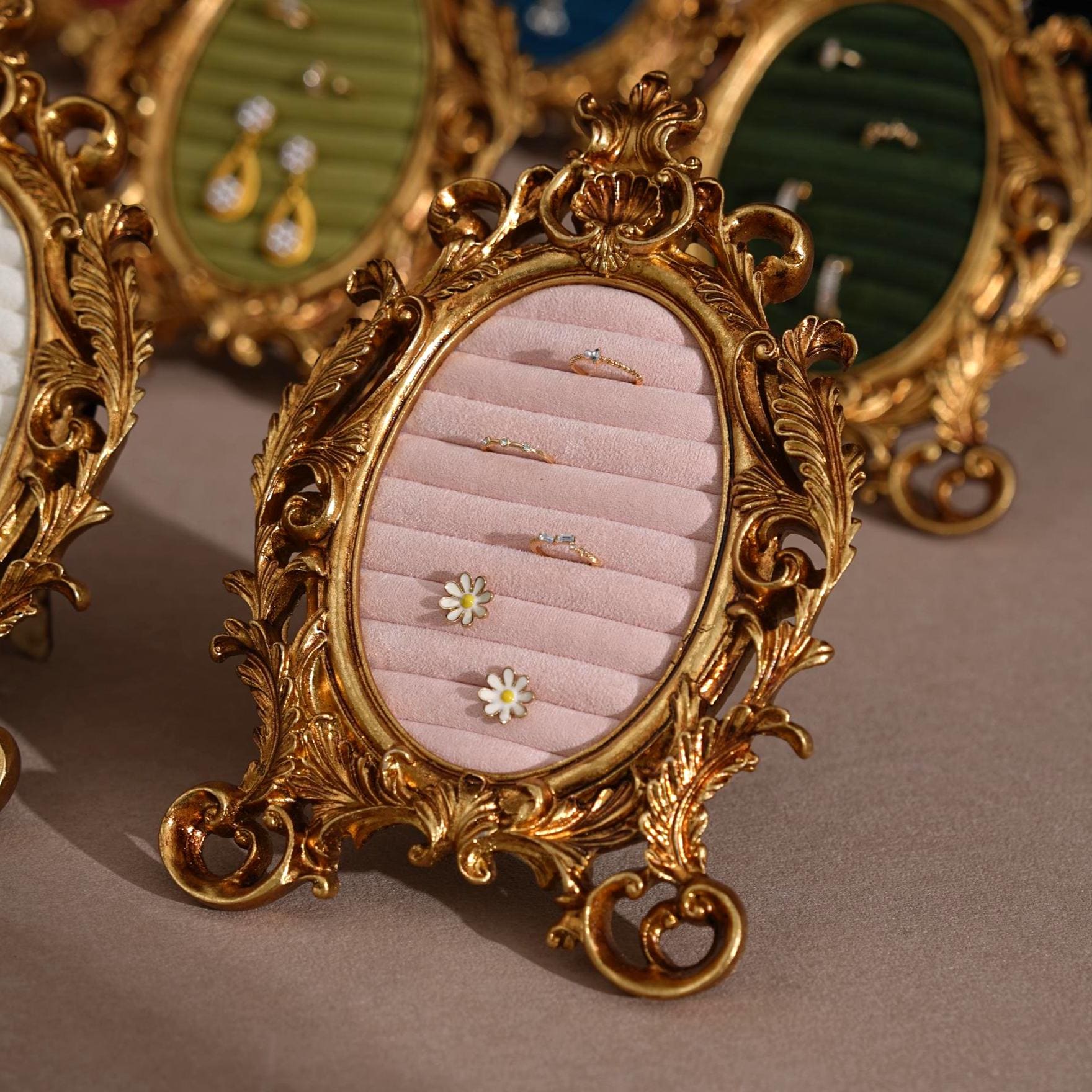 Vintage Inspired Ring Display Frame