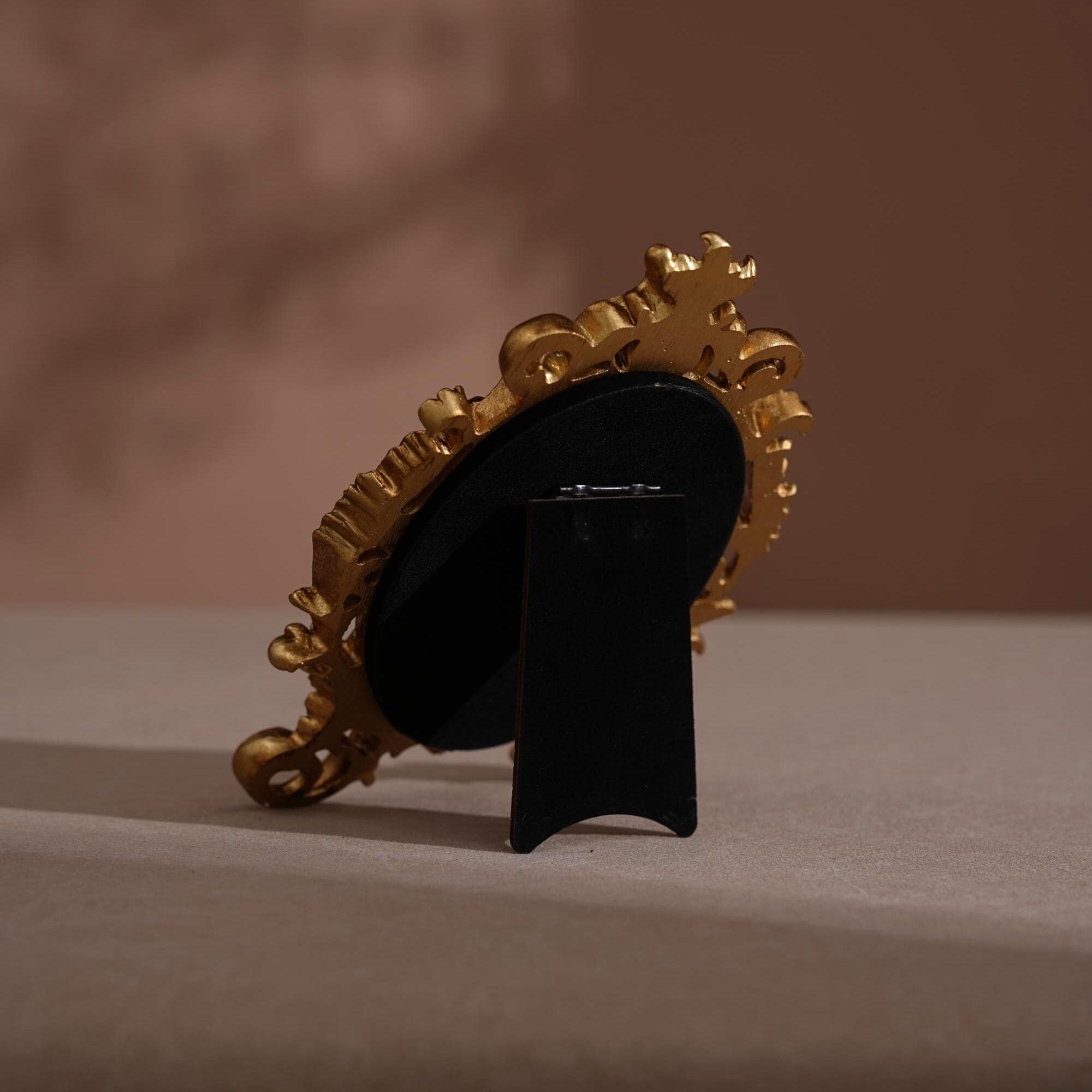 Vintage Inspired Ring Display Frame