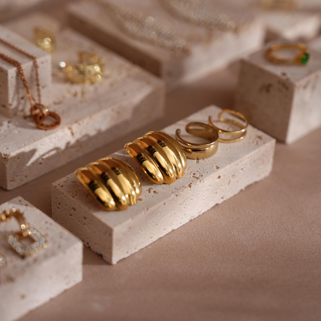 Yellow Travertine Jewelry Display Set: 22-Piece Boutique Collection