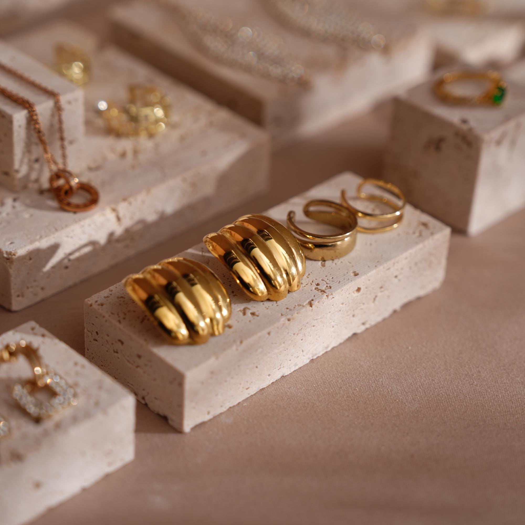 Yellow Travertine Jewelry Display Set: 22-Piece Boutique Collection