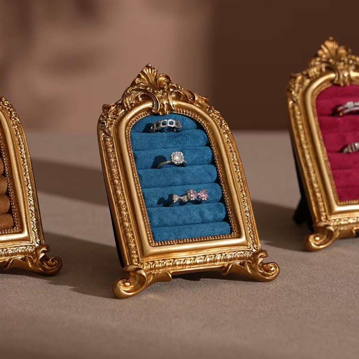 Lucky Clover Rococo Ring Stand