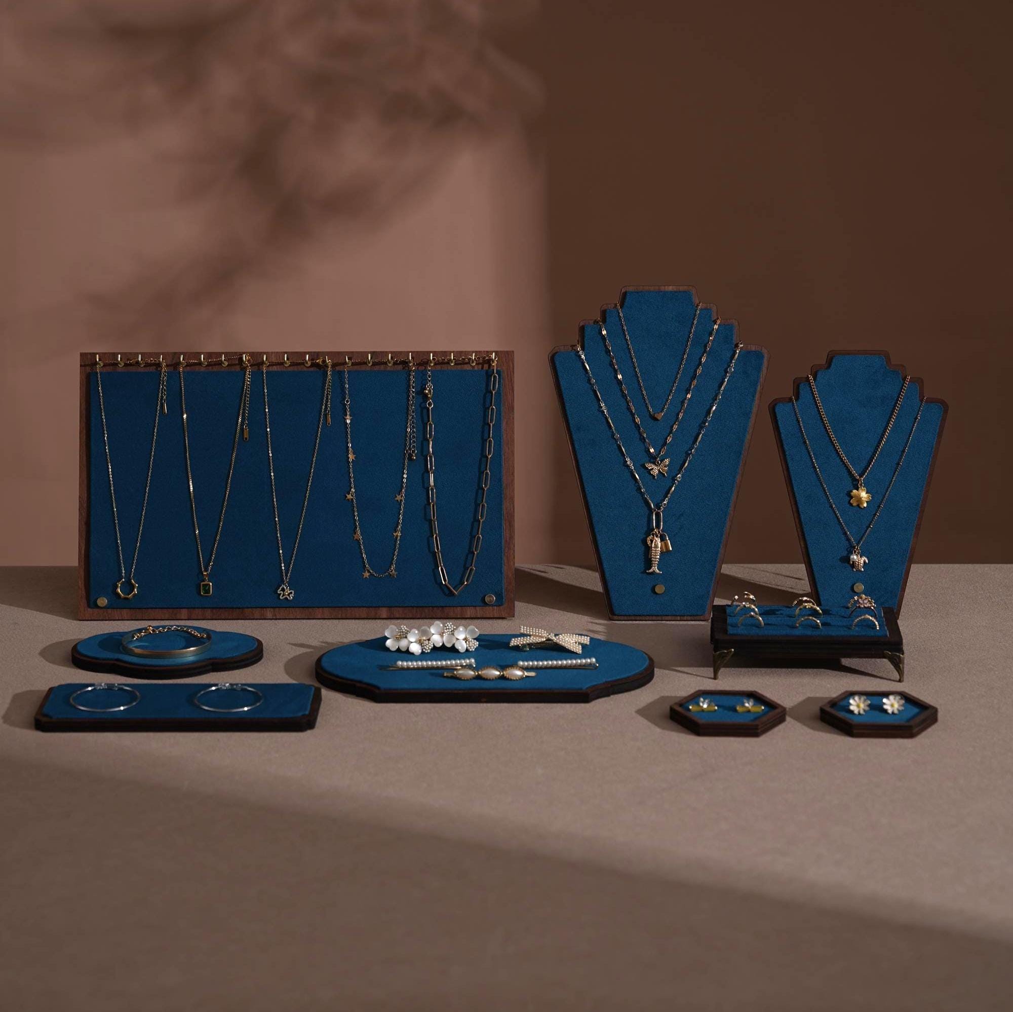 Walnut Veneer Jewelry Display Set: Green Faux Leather Event Showcase Fair