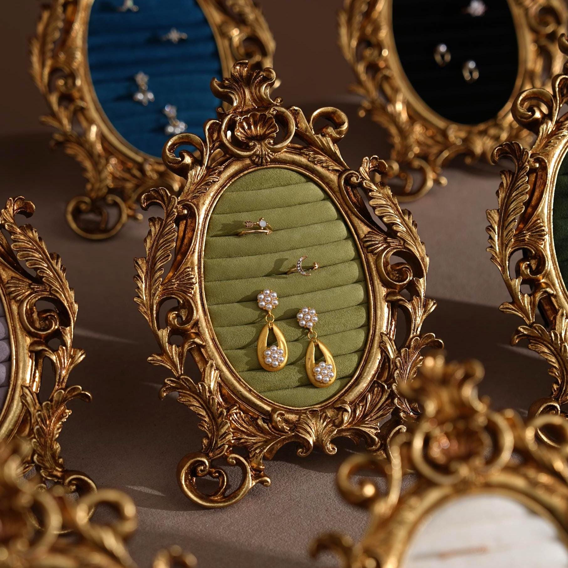 Vintage Inspired Ring Display Frame