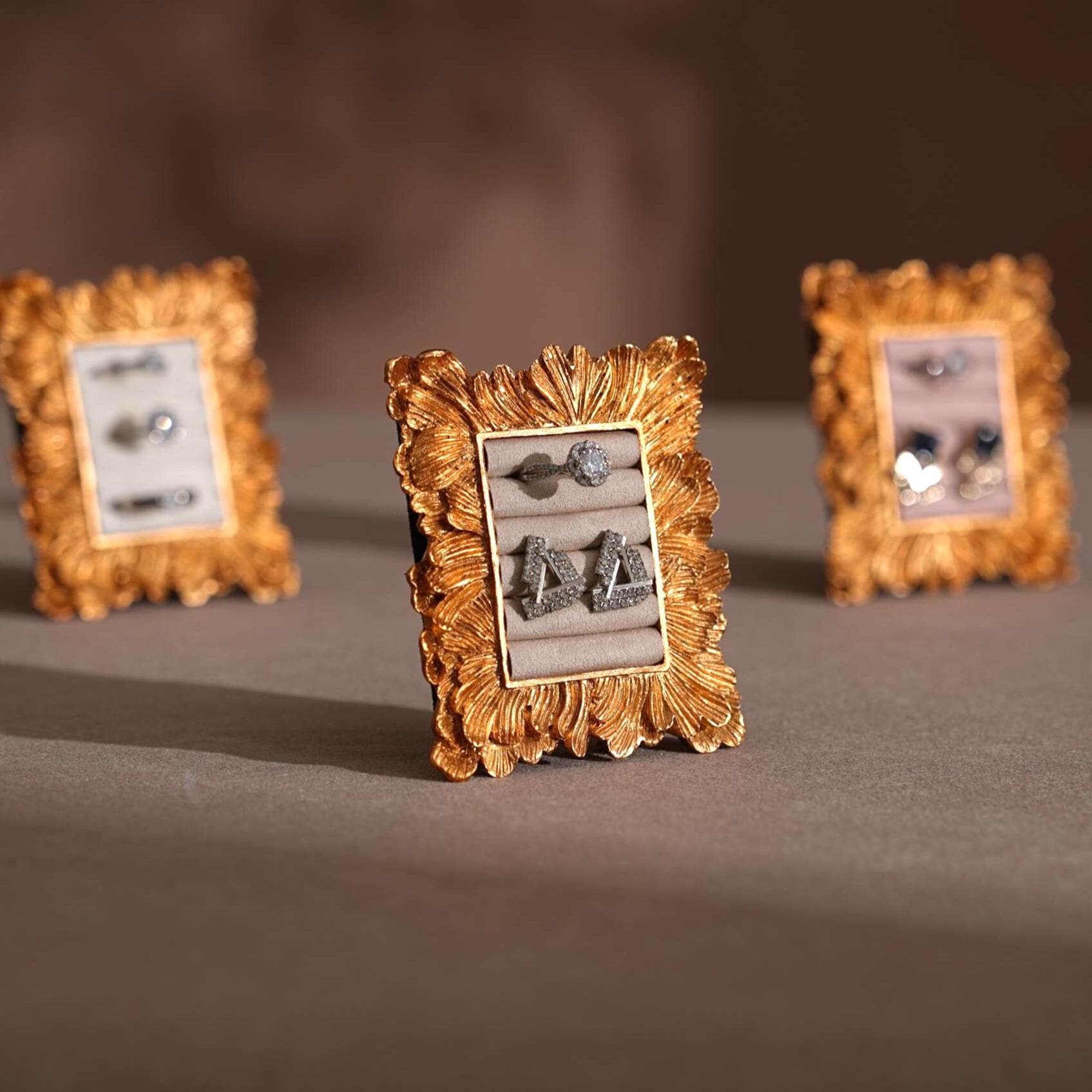 Rococo Gold Ring Display Stand