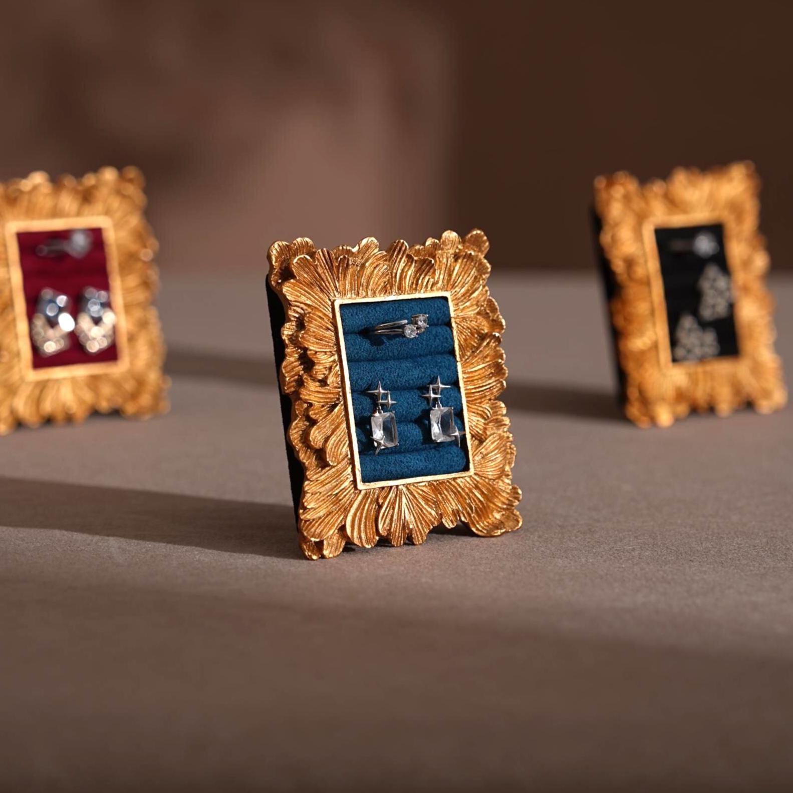 Rococo Gold Ring Display Stand