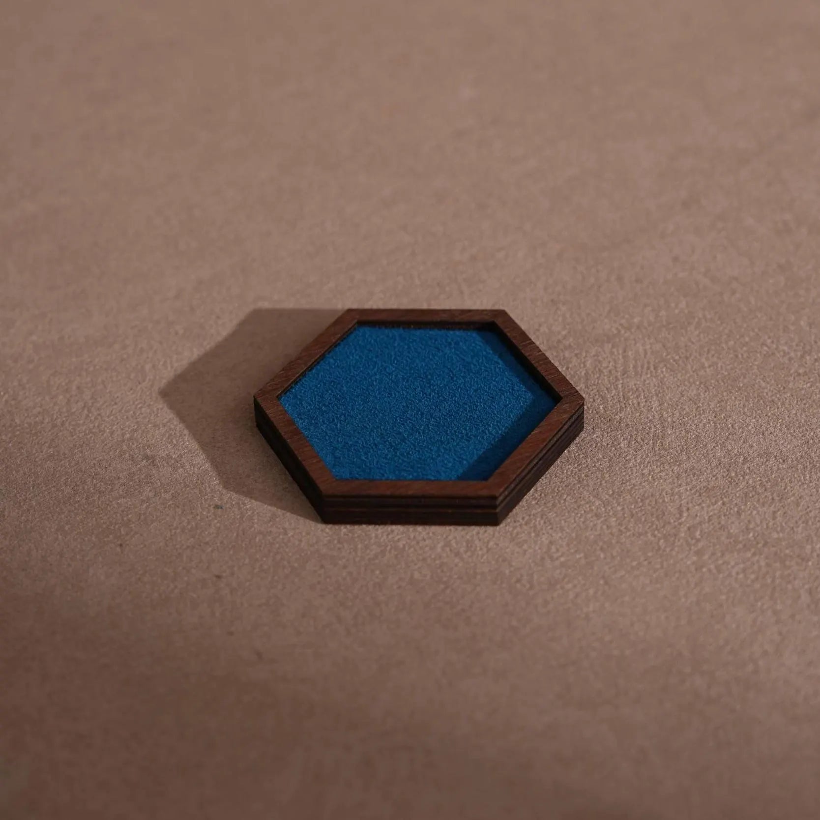 Walnut Veneer Jewelry Vendor Display Set (7-Piece) | 12 Colors