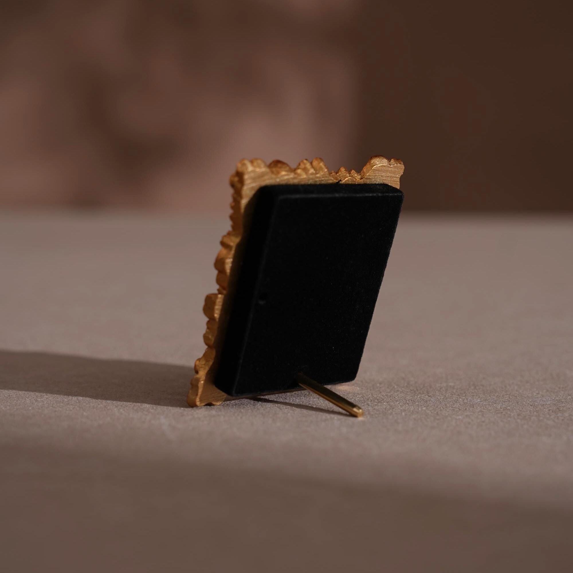 Rococo Gold Ring Display Stand