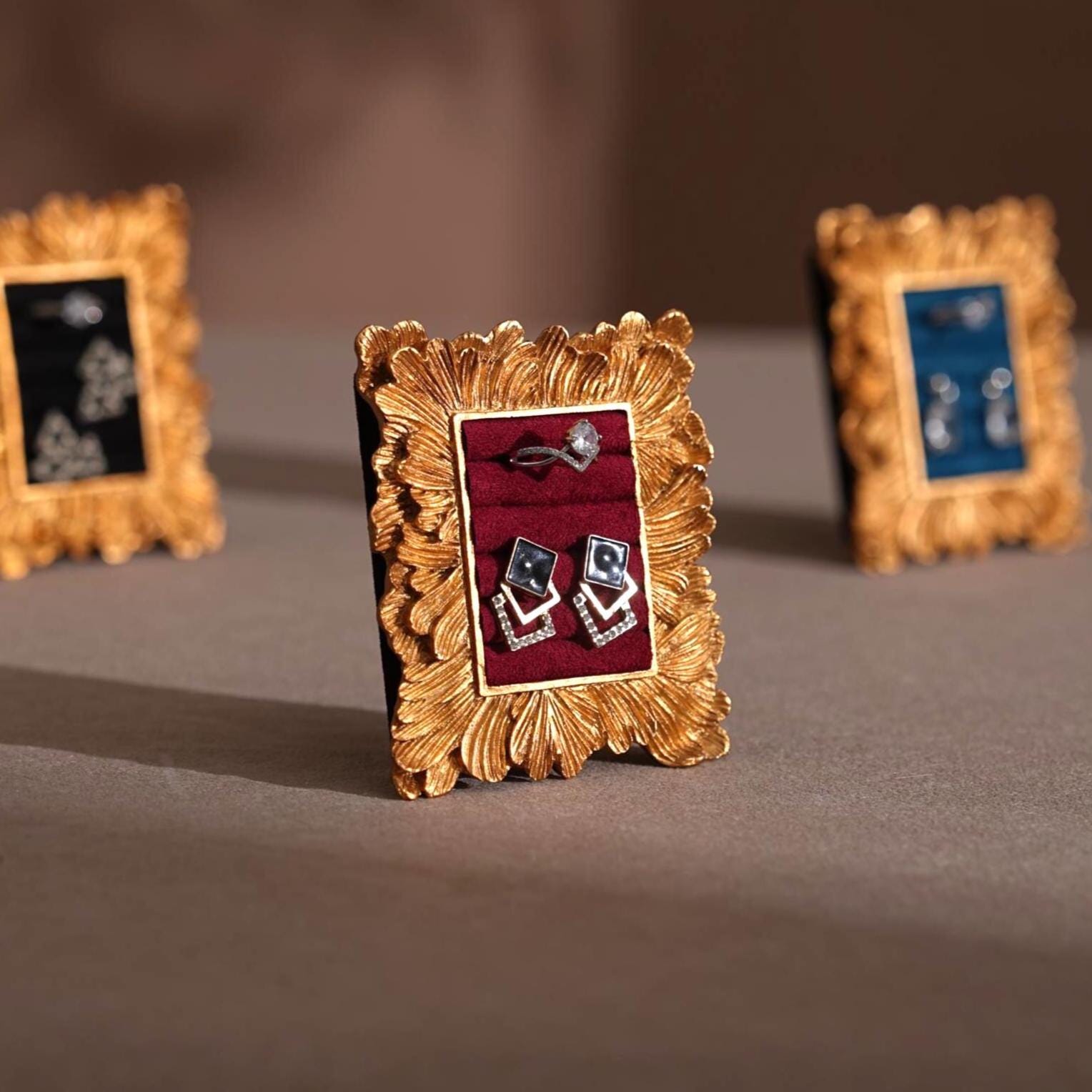 Rococo Gold Ring Display Stand