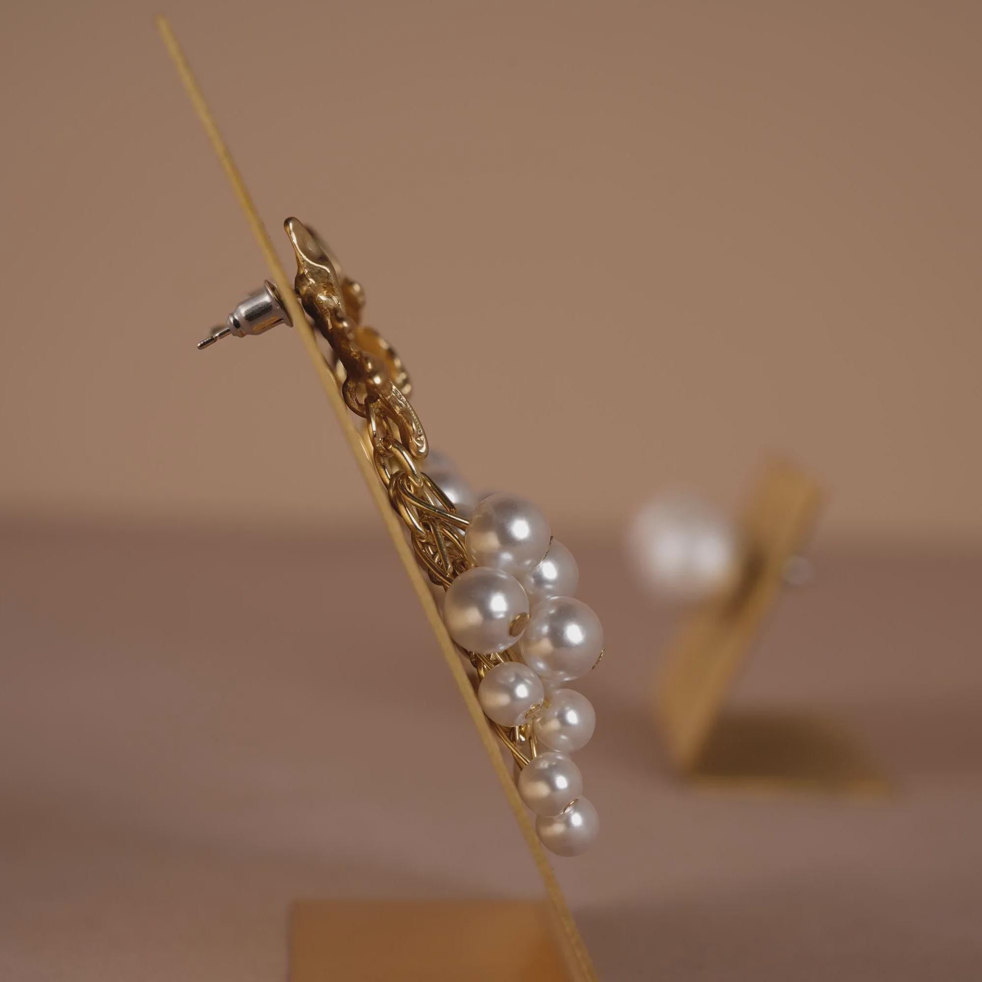 Elegant Brass Earring Holder