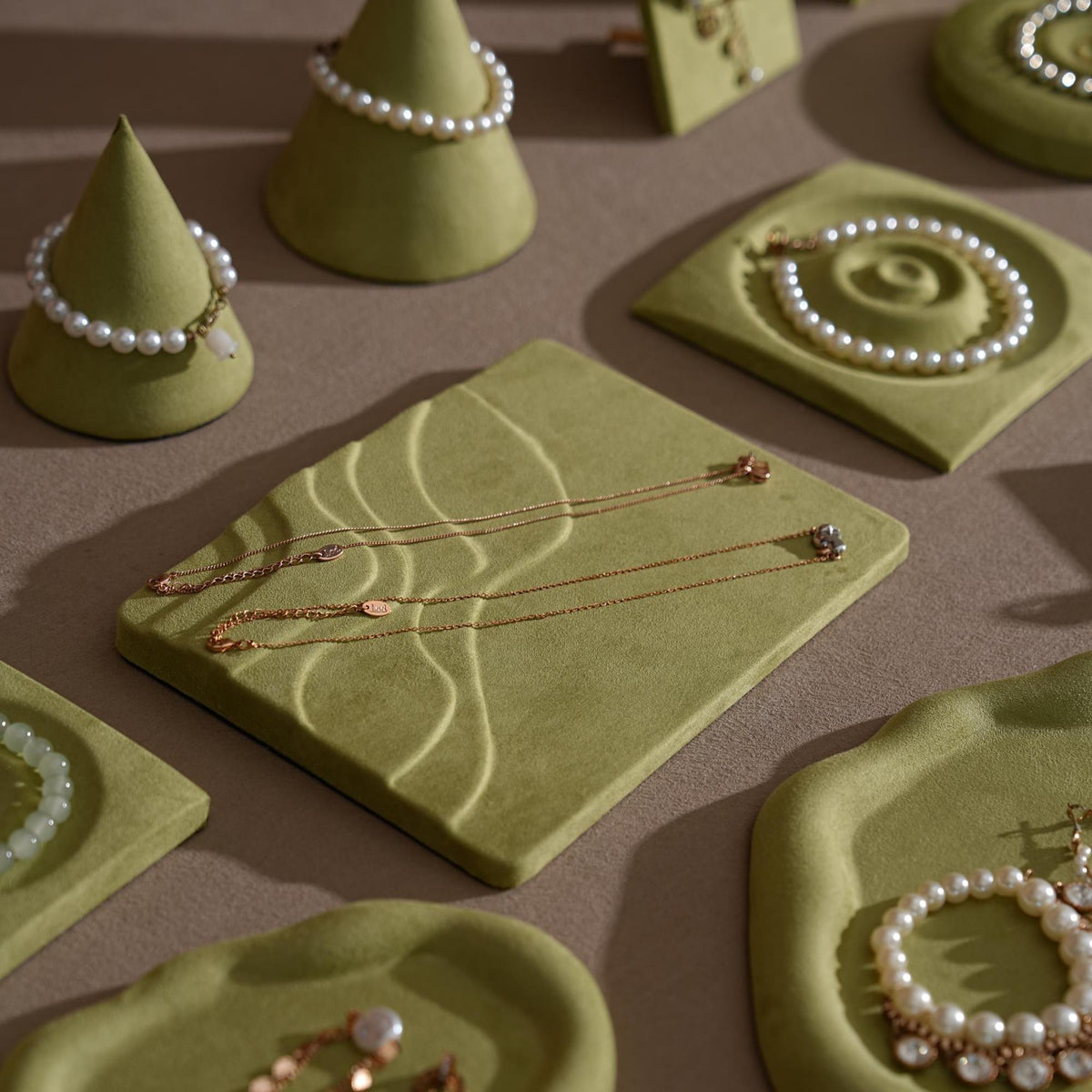 Olive Green Jewelry Display Set – Ring Dish, Bracelet & Earring Holders, Vegan Suede