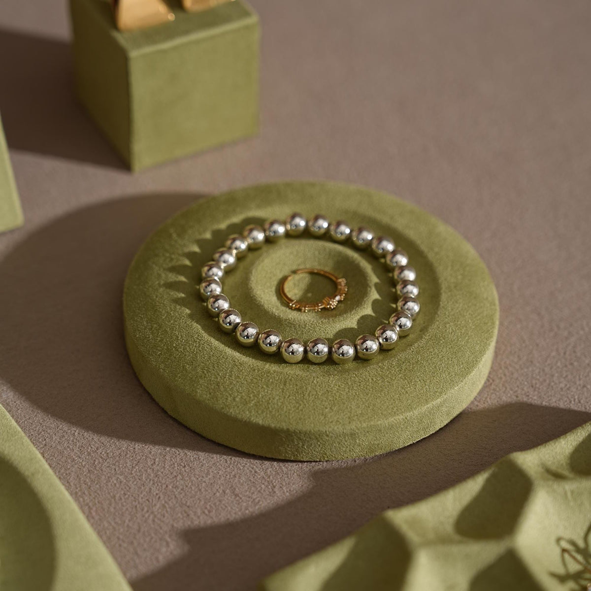 Olive Green Jewelry Display Set – Ring Dish, Bracelet & Earring Holders, Vegan Suede
