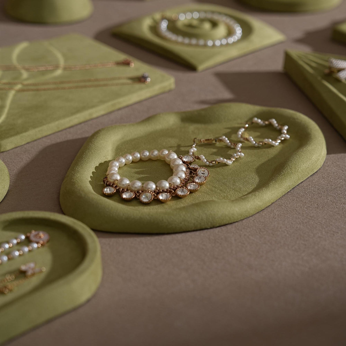 Olive Green Jewelry Display Set – Ring Dish, Bracelet & Earring Holders, Vegan Suede