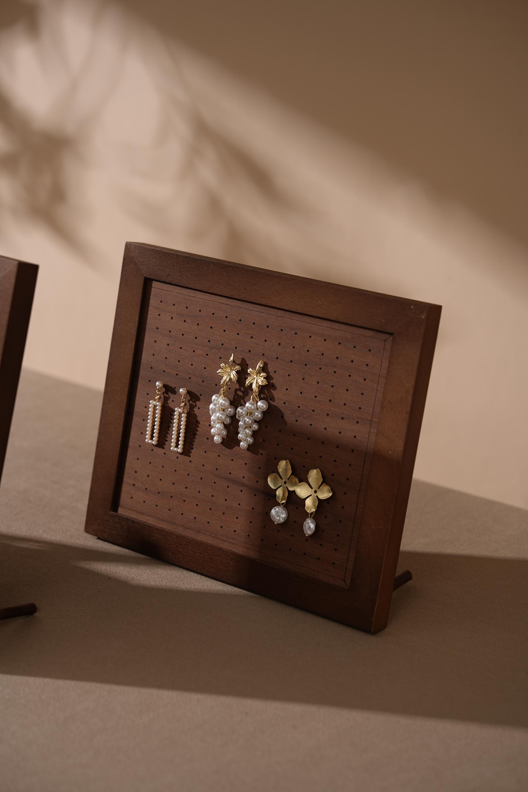 Walnut Veneer Jewelry Display Set: Portable Booth Organizer
