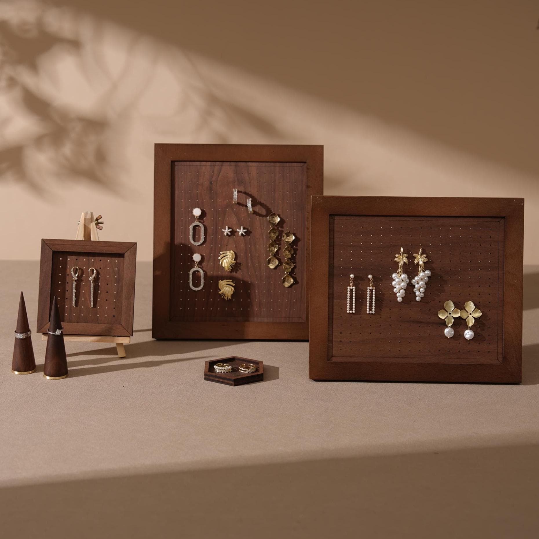 Walnut Veneer Jewelry Display Set: Portable Booth Organizer
